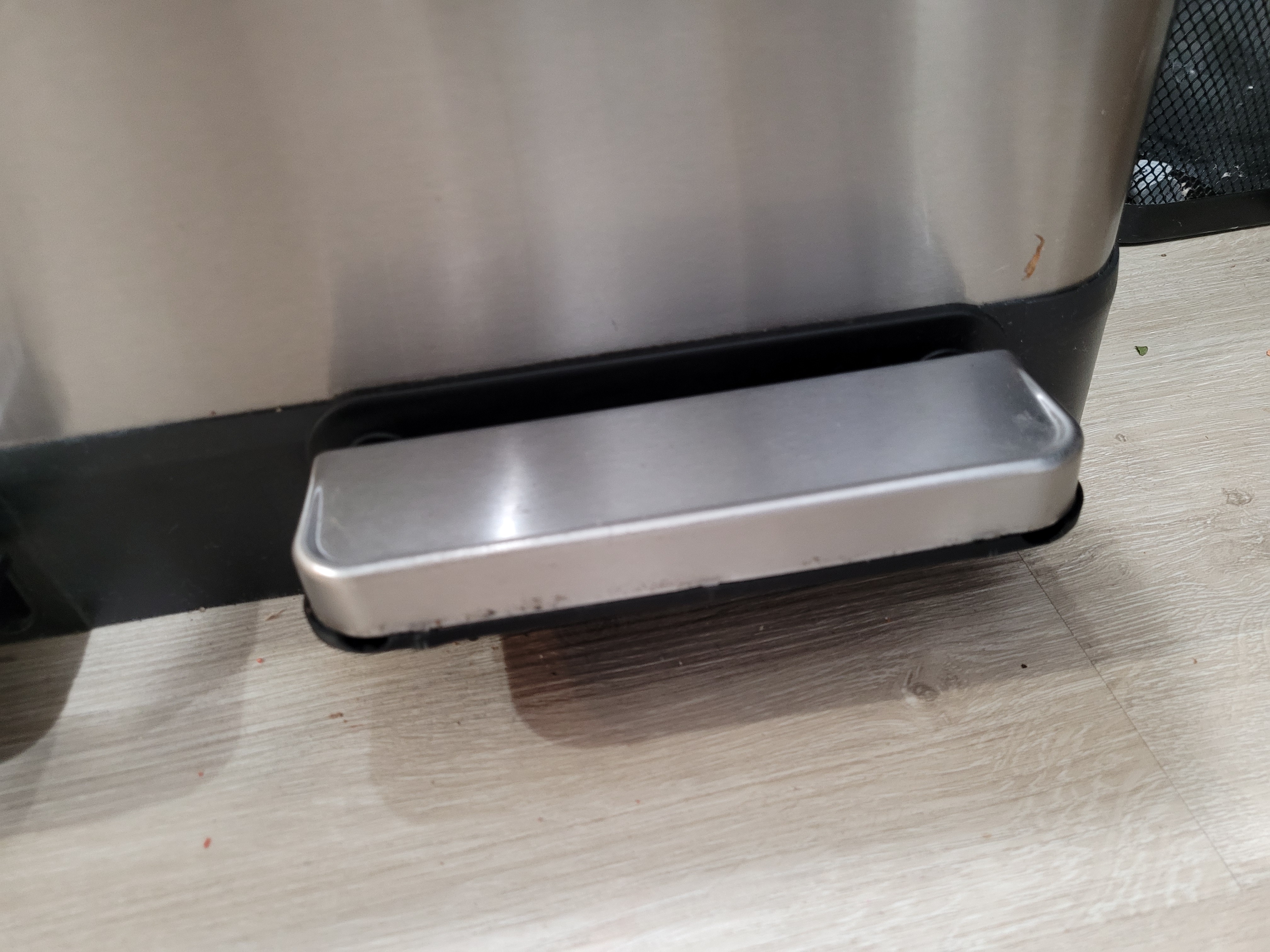 Replacement Step for "iTouchless 16 Gallon Kitchen Dual Step Trash Can"
