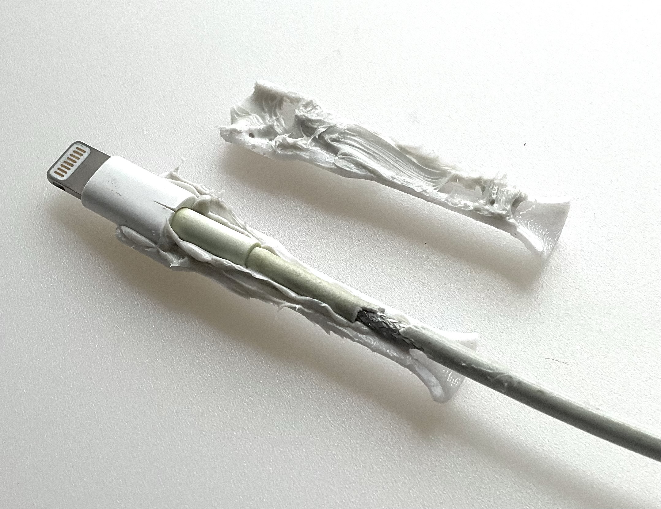 Apple Lightning cable connector repair solution by Ulbisch Download