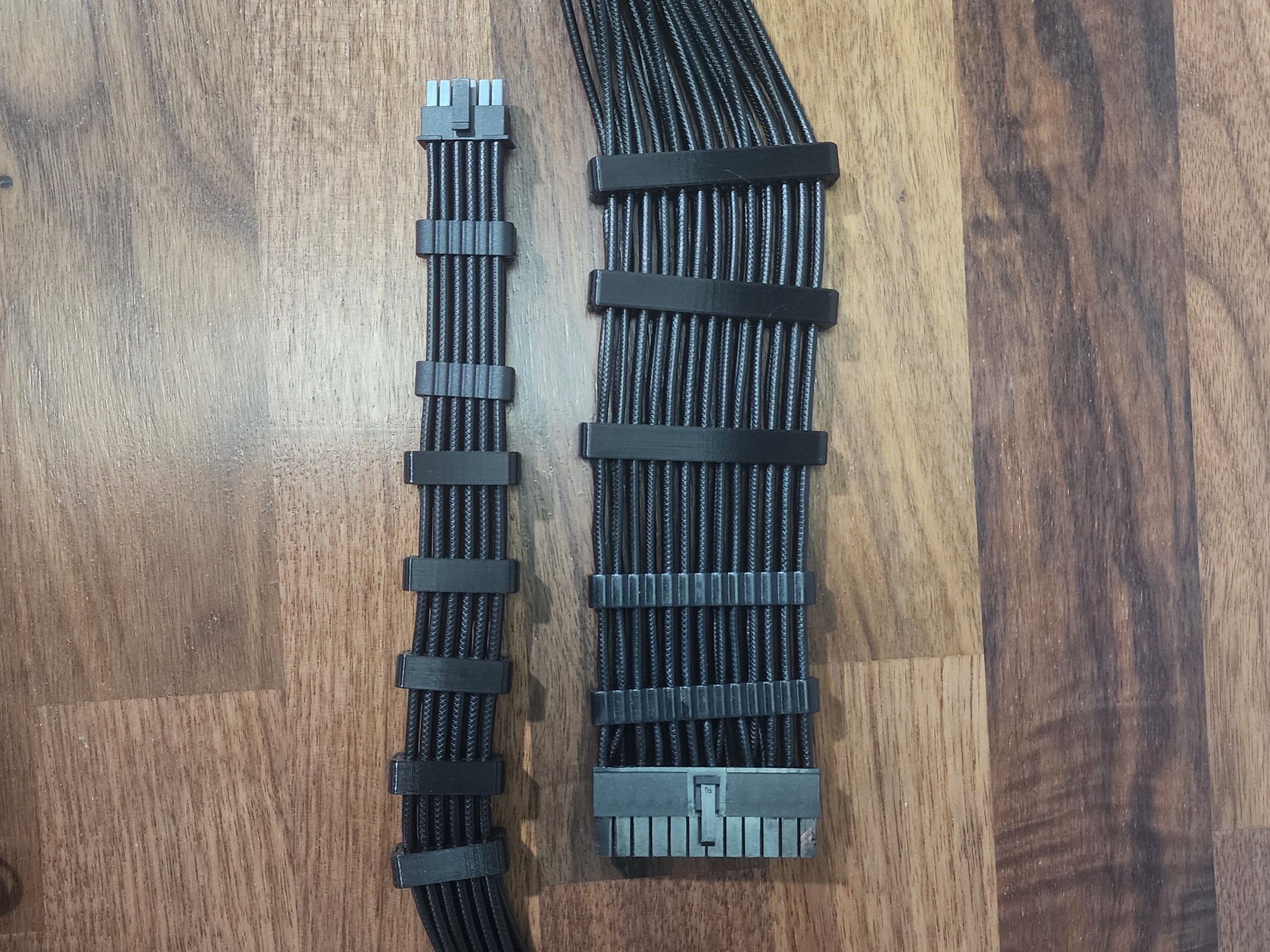Miniatura 2 do modelo 3D Parametric PC Cable Combs