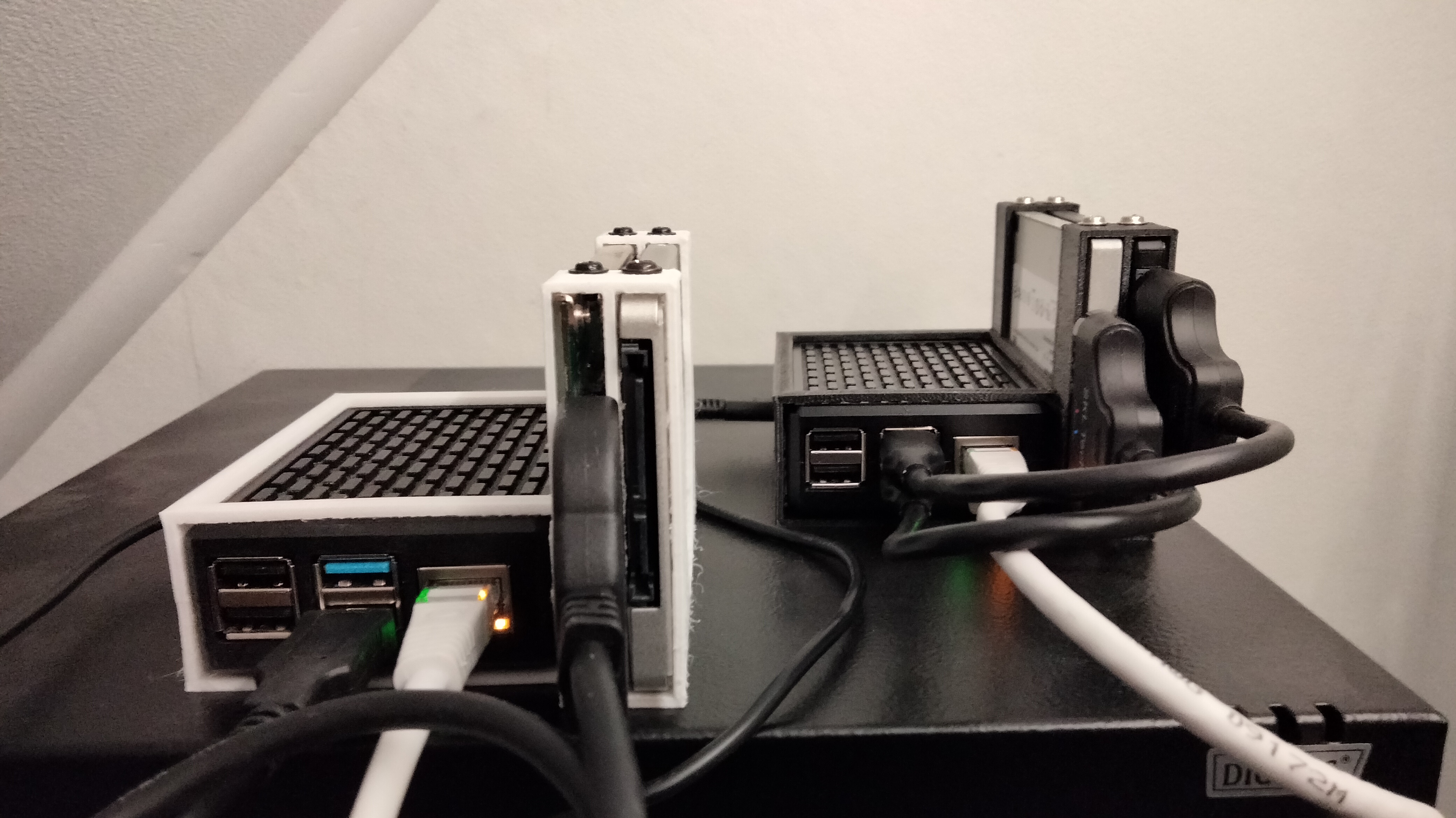 Raspberry Pi 4 SSD Case for 1, 2 & 4 SSD Slots