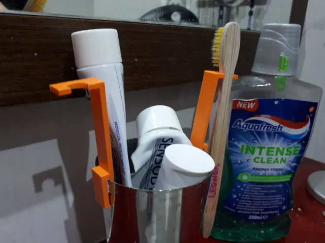 Toothbrush holder