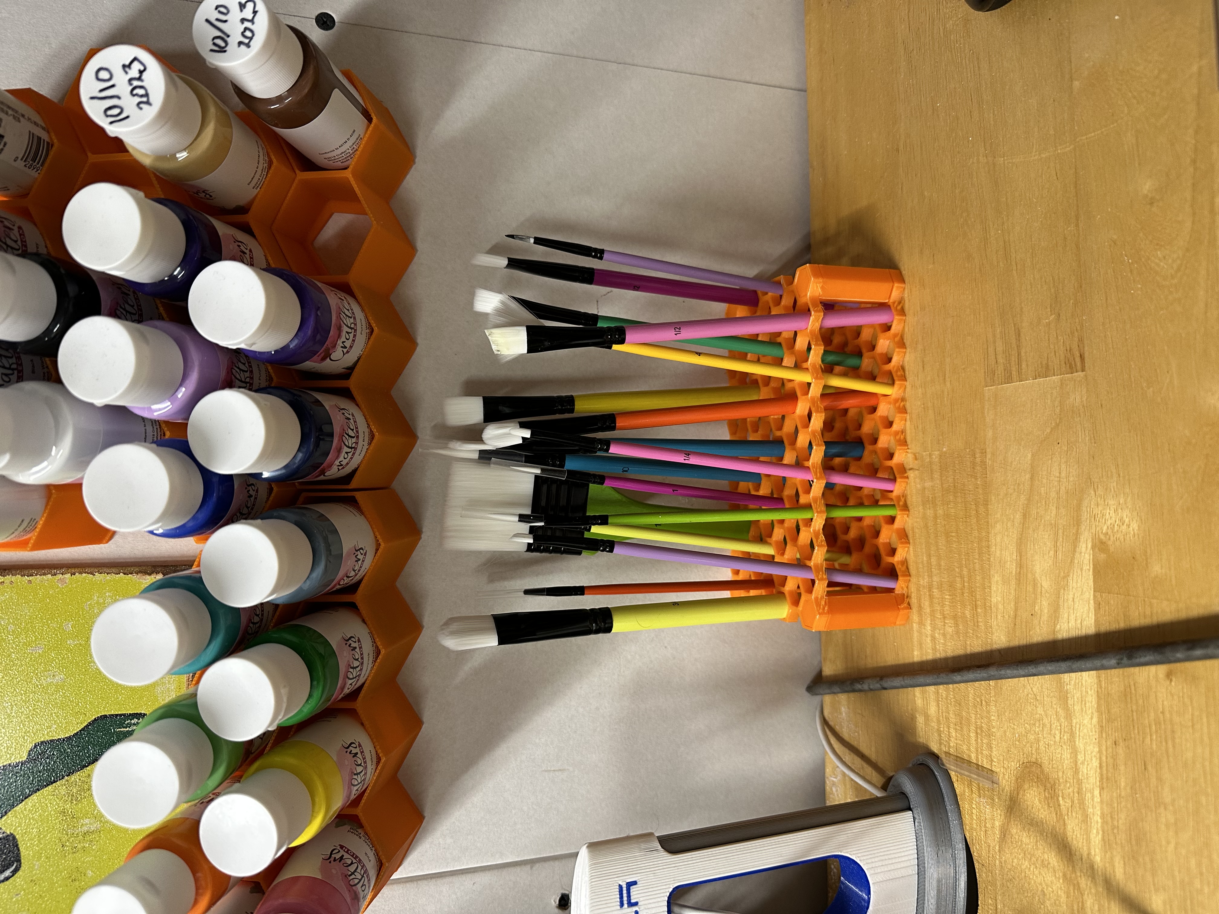 Honeycomb Paintbrush Stand