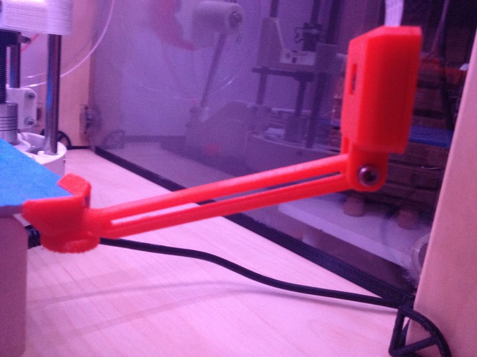 Adjustable pole for RaspiCam on Y buildplate Dagoma