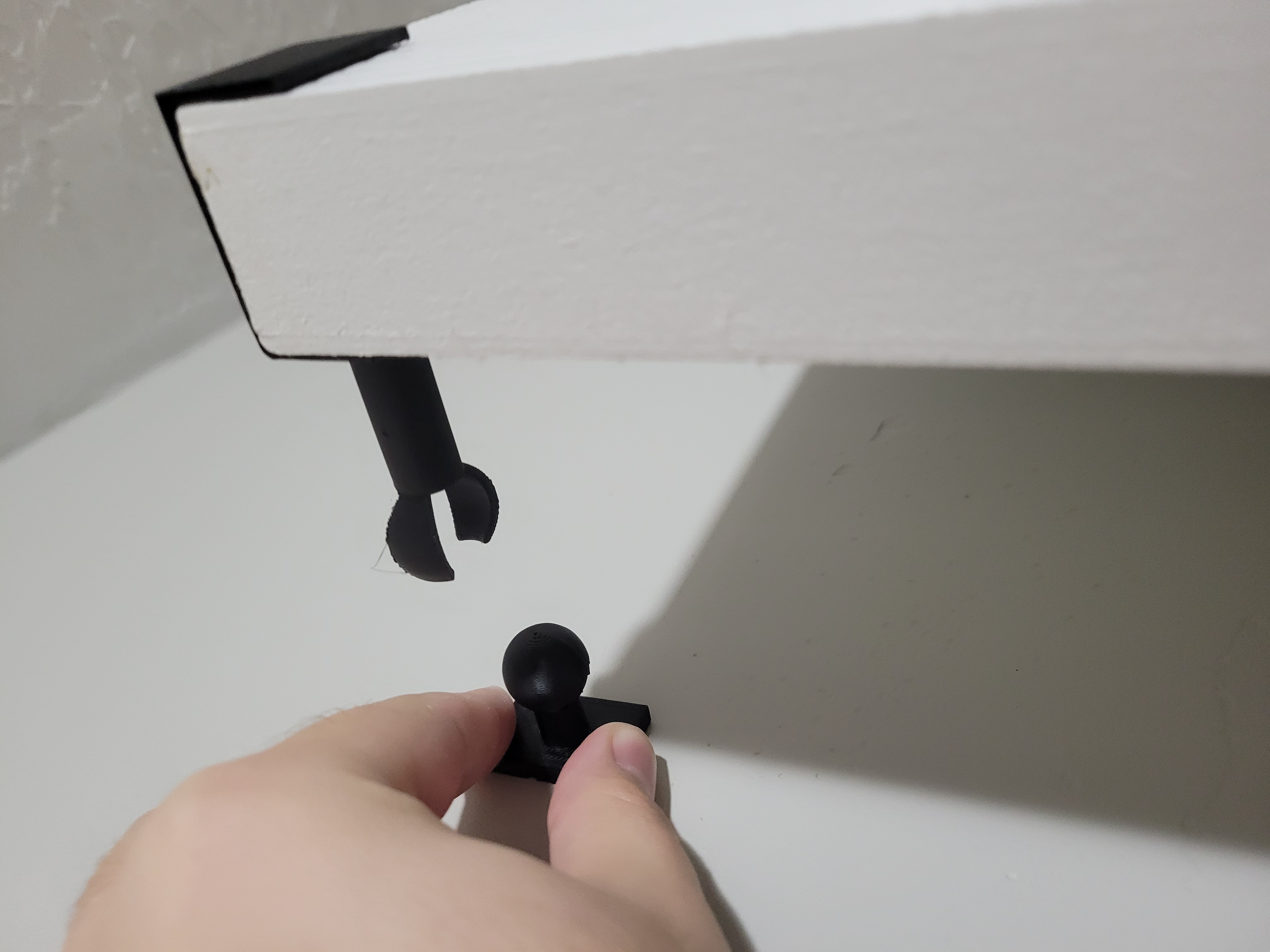 Doorstop Clip Latch — thumbnail 2