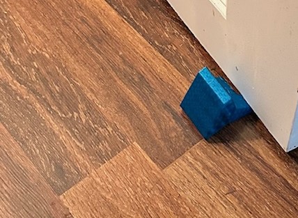 Miniatura 2 do modelo 3D Hinge Mount and Dual function door stops
