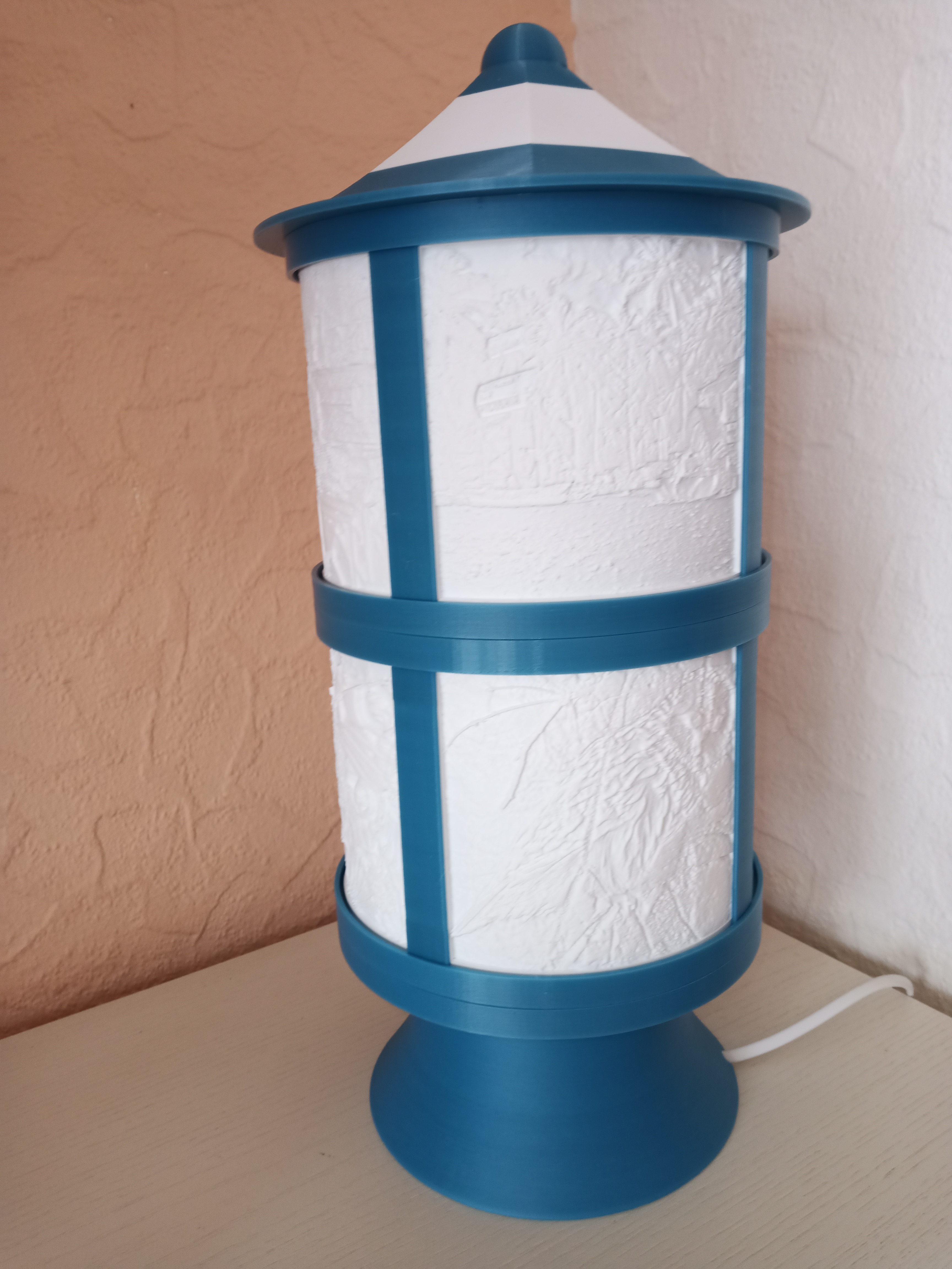 Miniatura 4 do modelo 3D Lithophane lamp tower