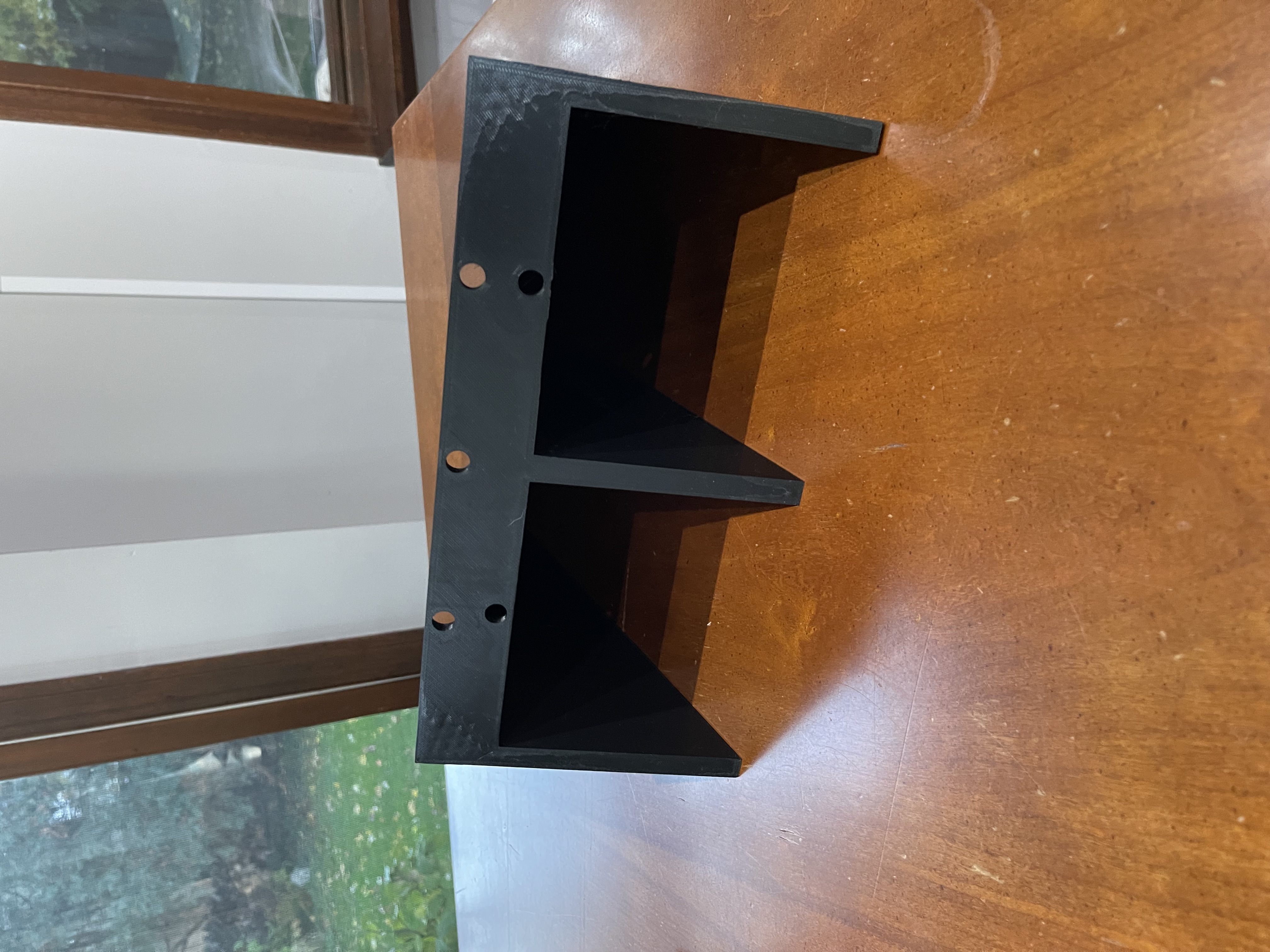 Wall mounted shelf