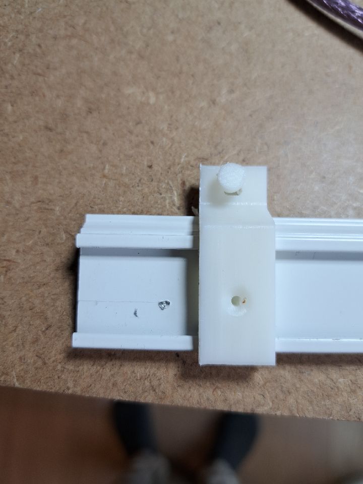Yedek Perdeler Rail Tutucu (Sadece Plastik Aparattır!!!)
