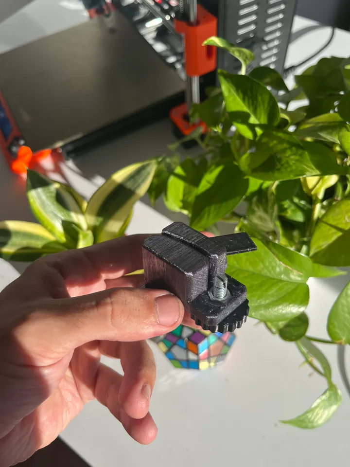 3D Printable plastic bottle cutter by /\