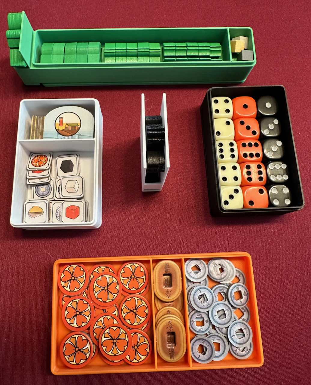 The White Castle insert (supports sleeves)
