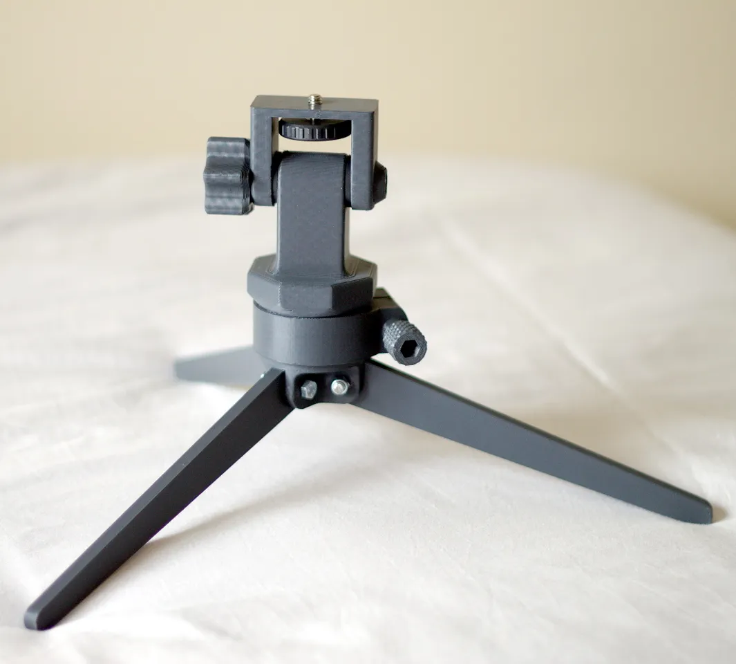 Mini Tripod for DSLR and Digital cameras by Javi Download free
