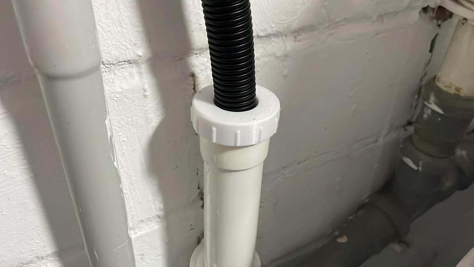 Adapterdeckel für Flexrohr Ø20 mm auf Abflussrohr 1,5 Zoll