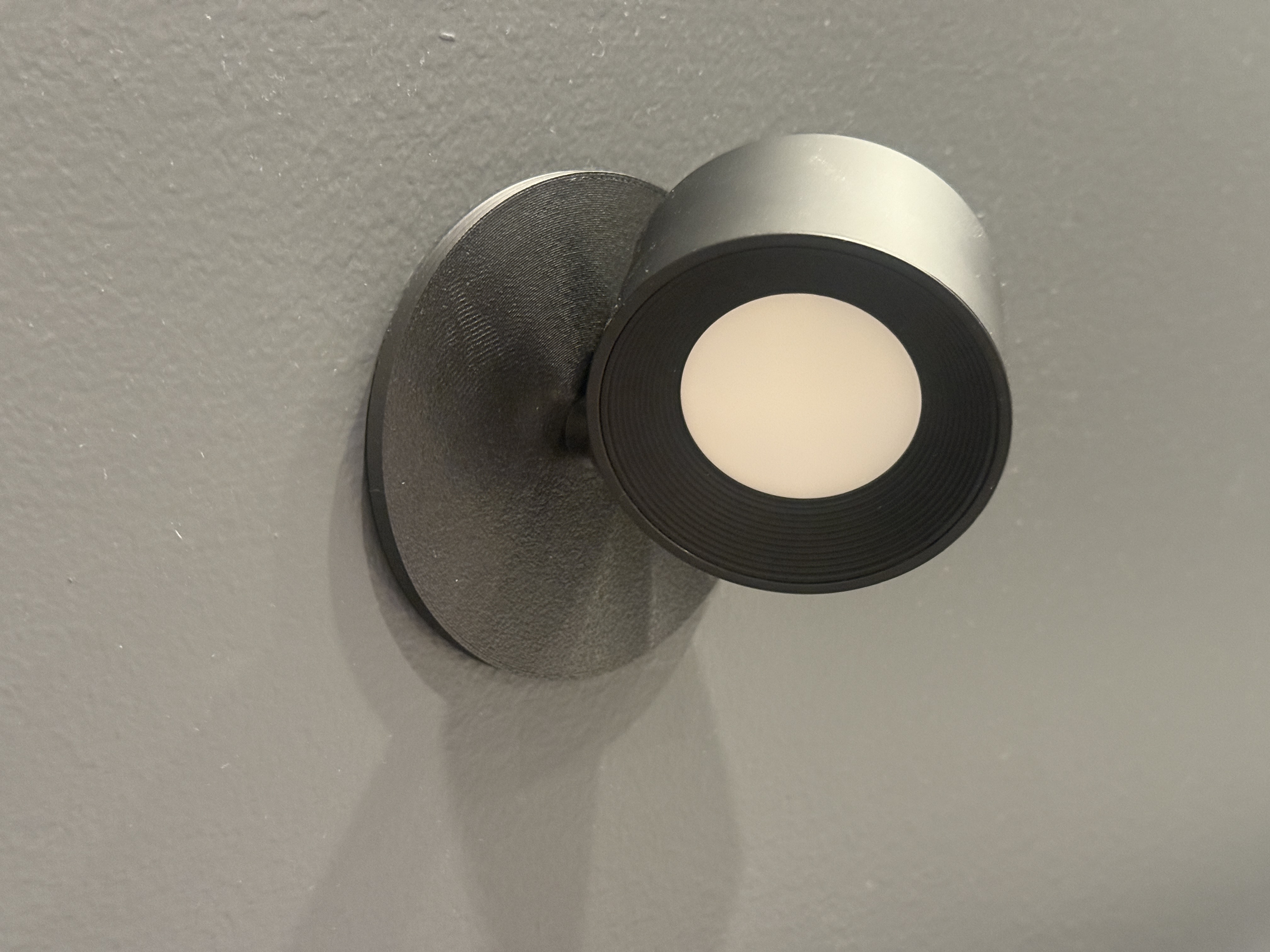 Improved mount for cheap reading lights - 3M Command Strip