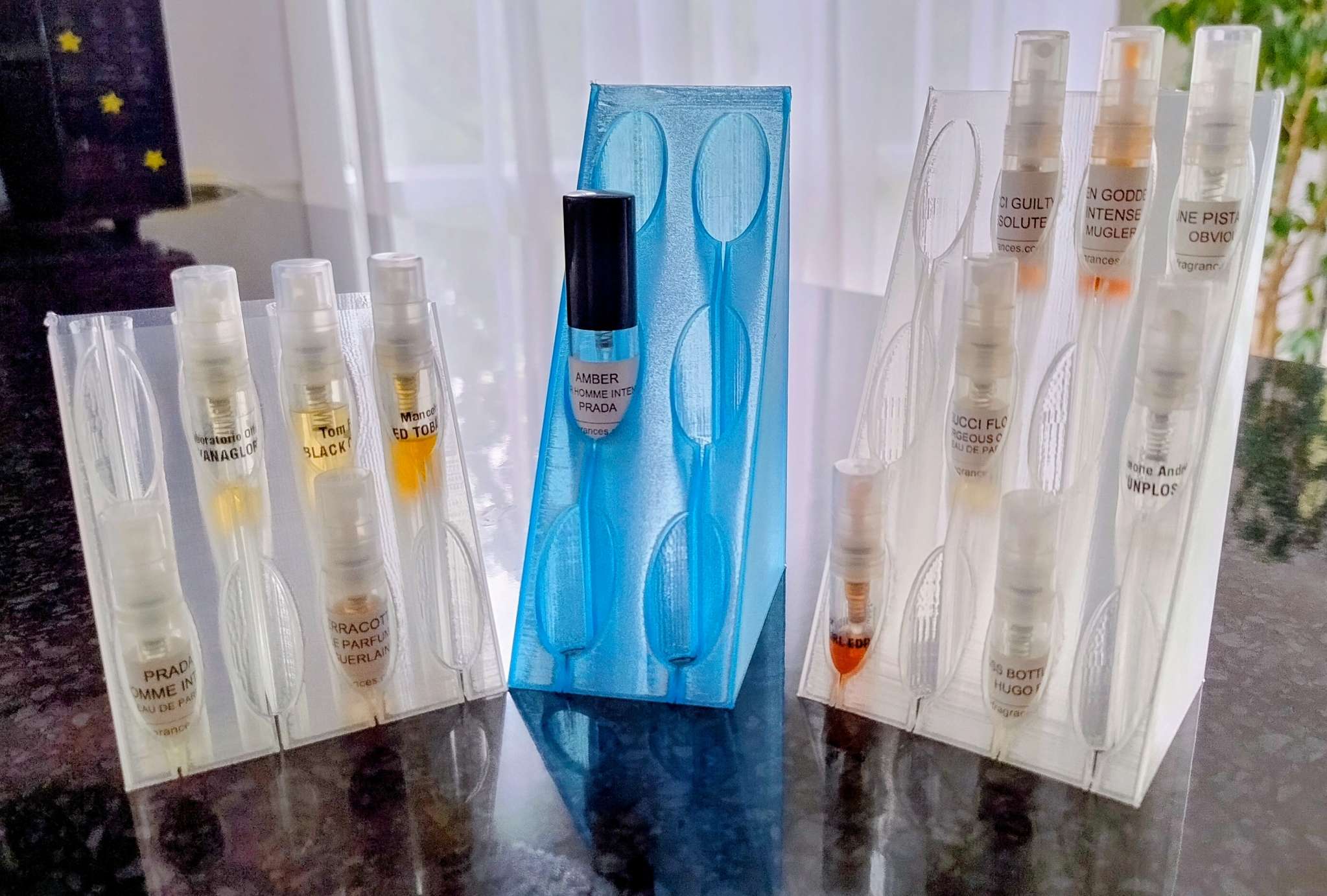Perfume sample stand - vase mode