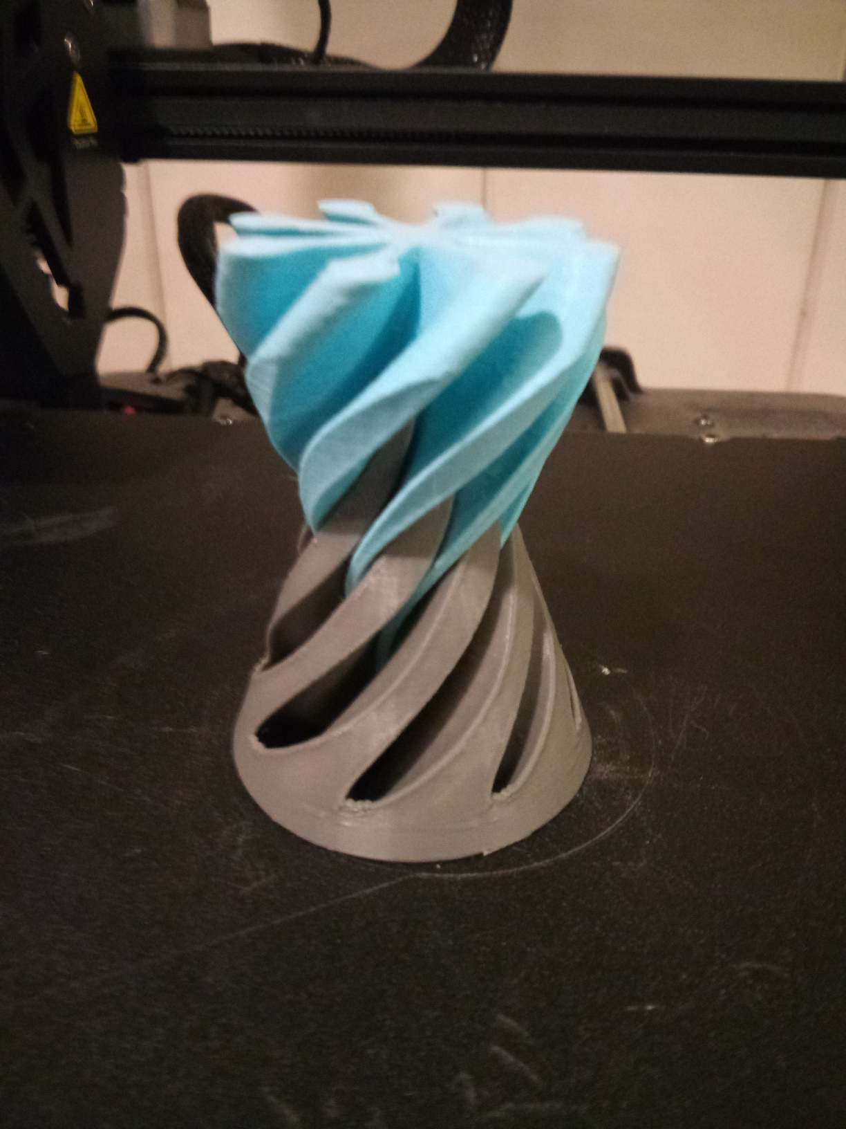 Miniatura 3 do modelo 3D Impossible Passthrough Cone