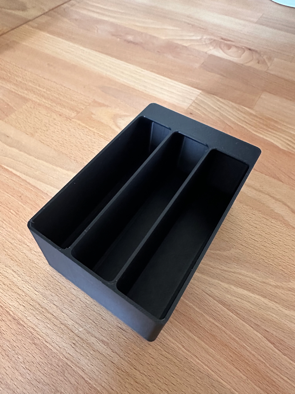 Gridfinity 3 slot cable bin (3x2) — thumbnail 2