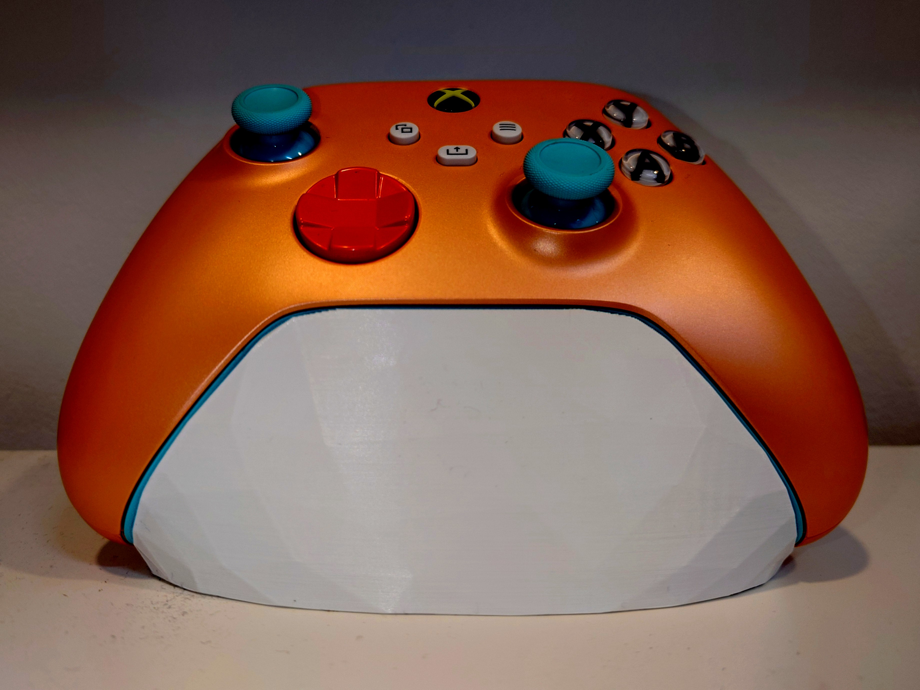 Low Poly Xbox Controller Stand by Rob the 3D Printing Dad Download