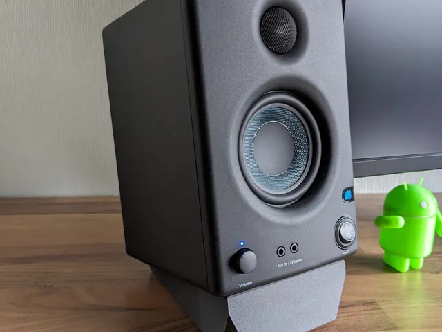 Modern Studio Monitor Stand