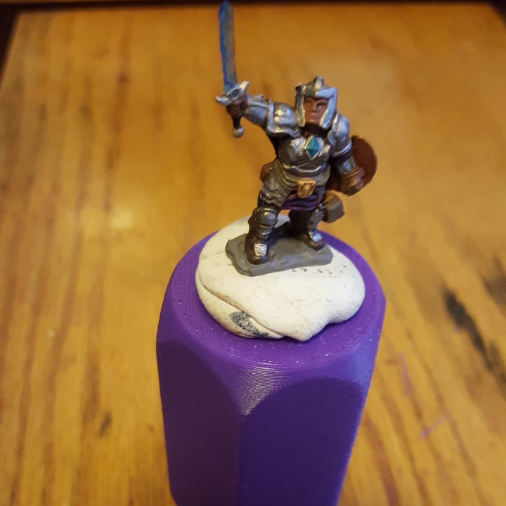 Model Paint Stand With Changeable Weight Cartridge