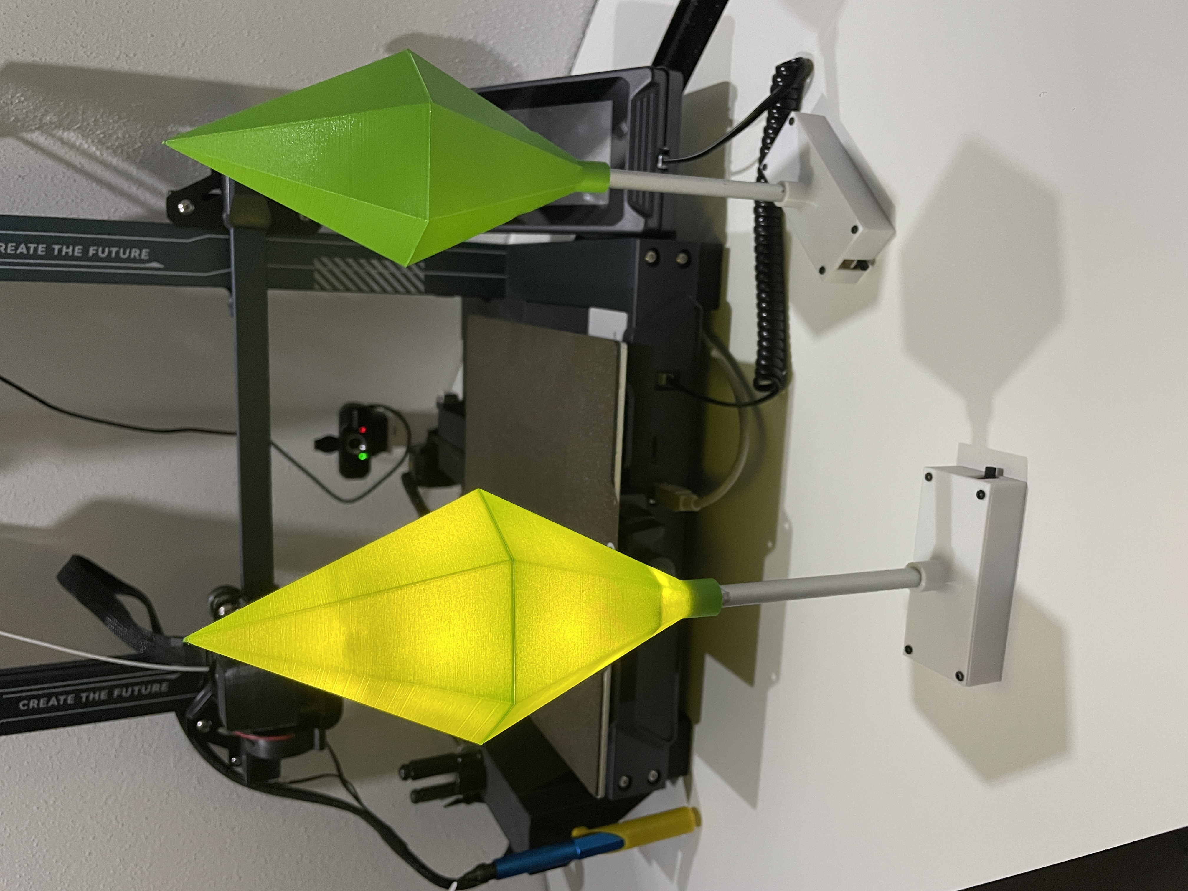The SIMS Crystal Lamp with optional Battery Box