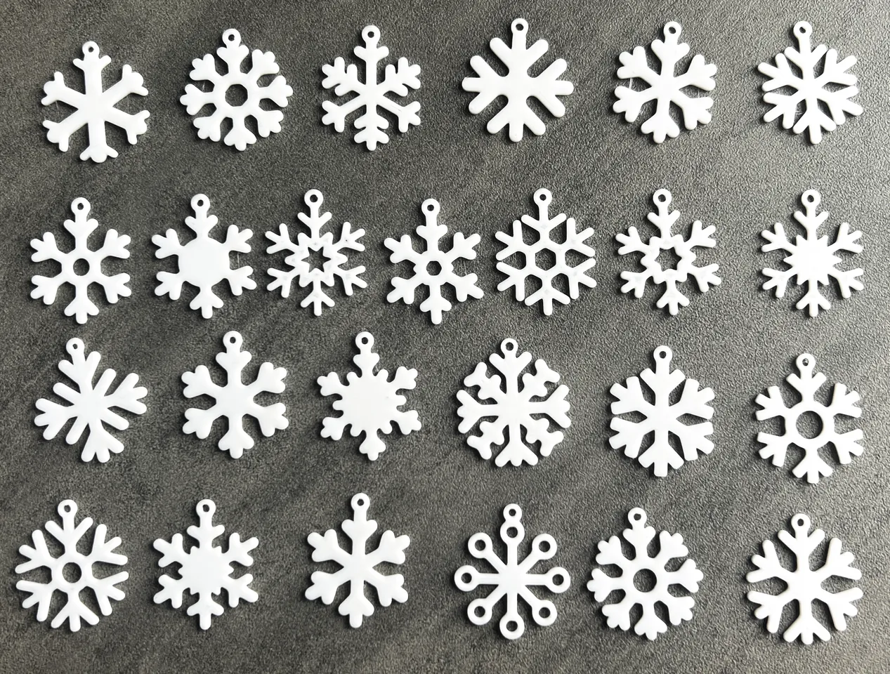 25 Mini snowflake collection with hanging loop / Kolekce malých