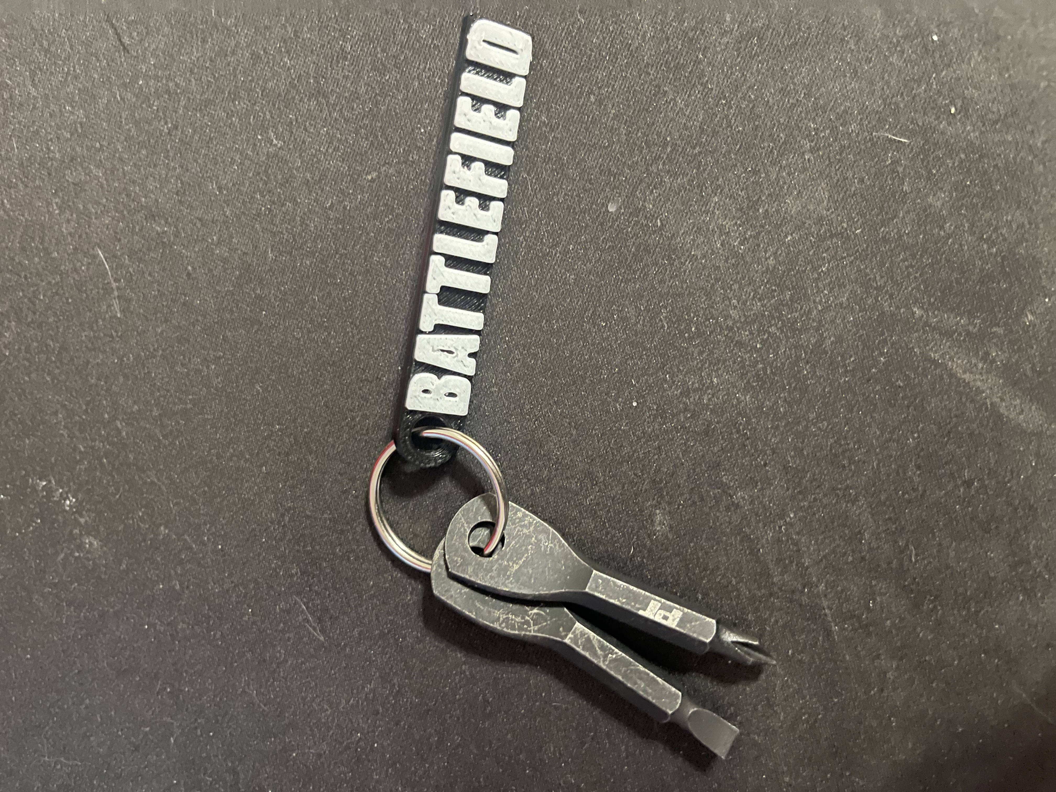 BATTLEFIELD KEY CHAIN 8MINUTES NO AMS NO SUPPORTS
