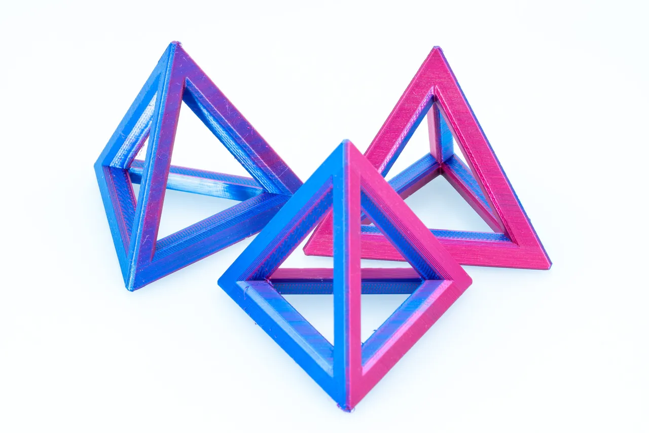 Painter's Tetrahedron: Multi-Size, Optimized Design with Fusion360 