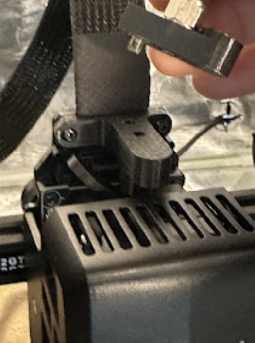 Ender 3 V3 SE magnetic reverse Bowden adapter