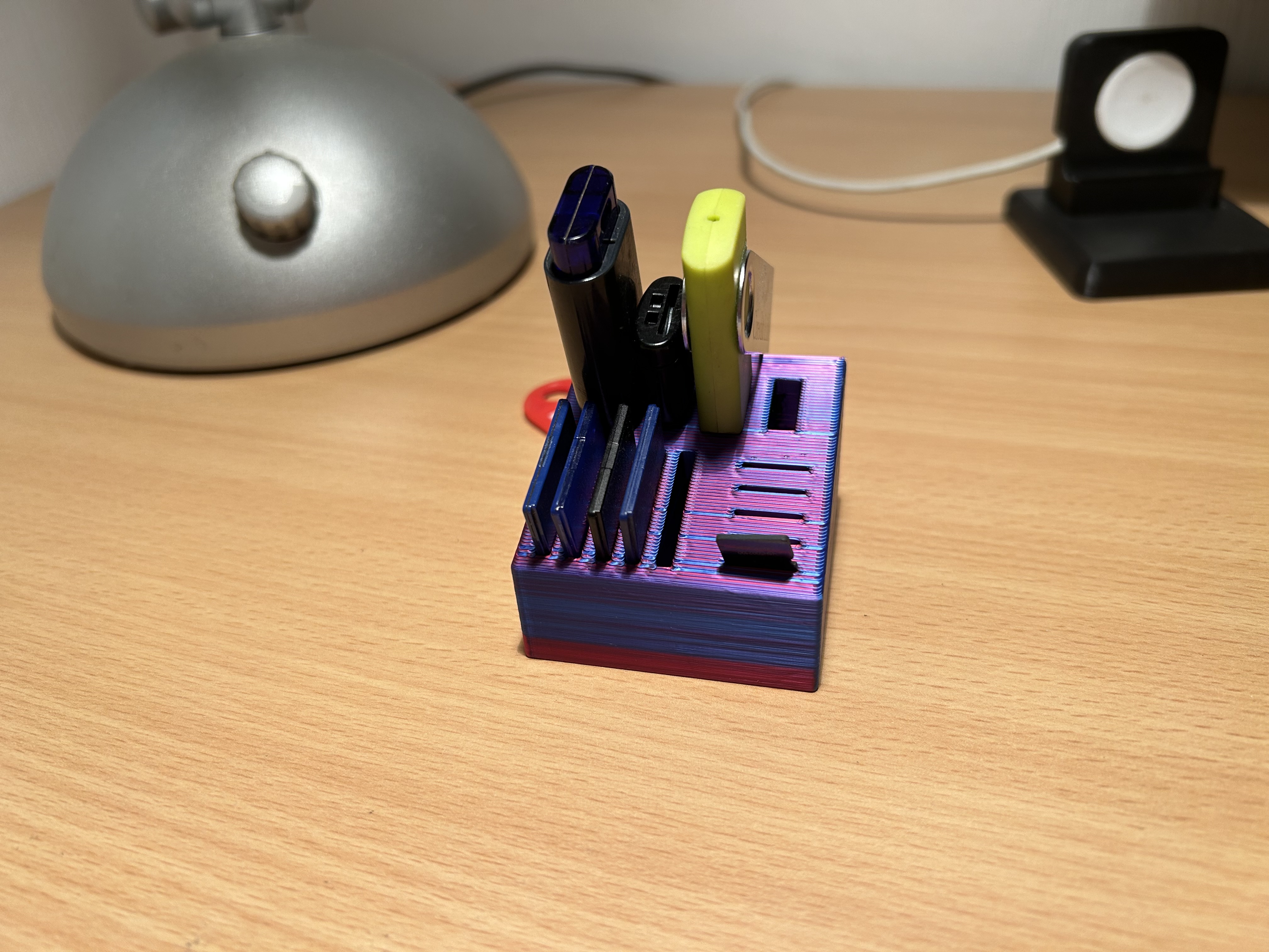 Speichermedienwürfel Tisch USB SD