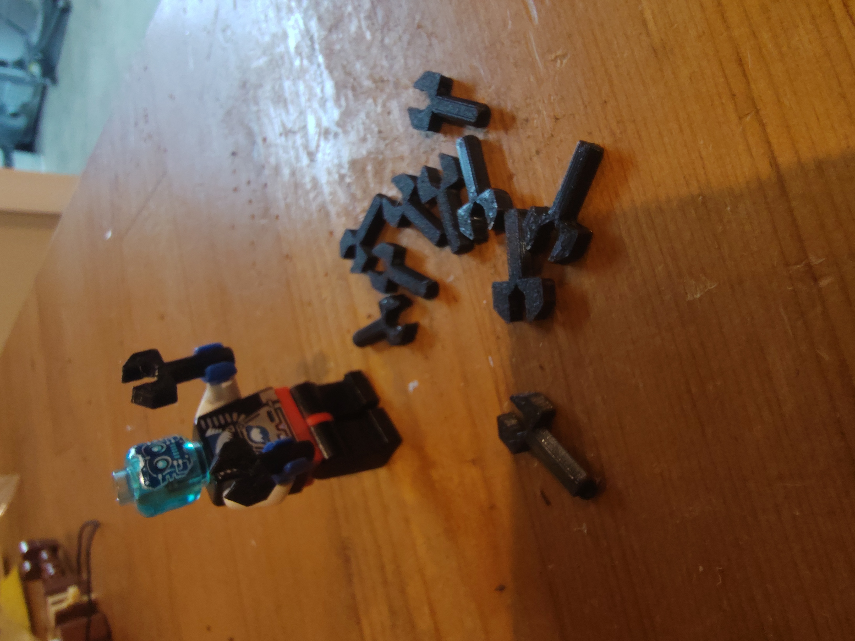 Clip Claw Bar 1L, Compatible with Lego Blocks Parts and Pieces