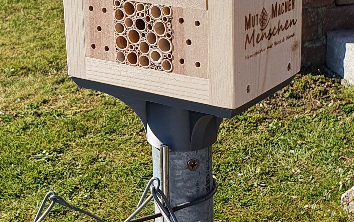 Bee hotel adapter