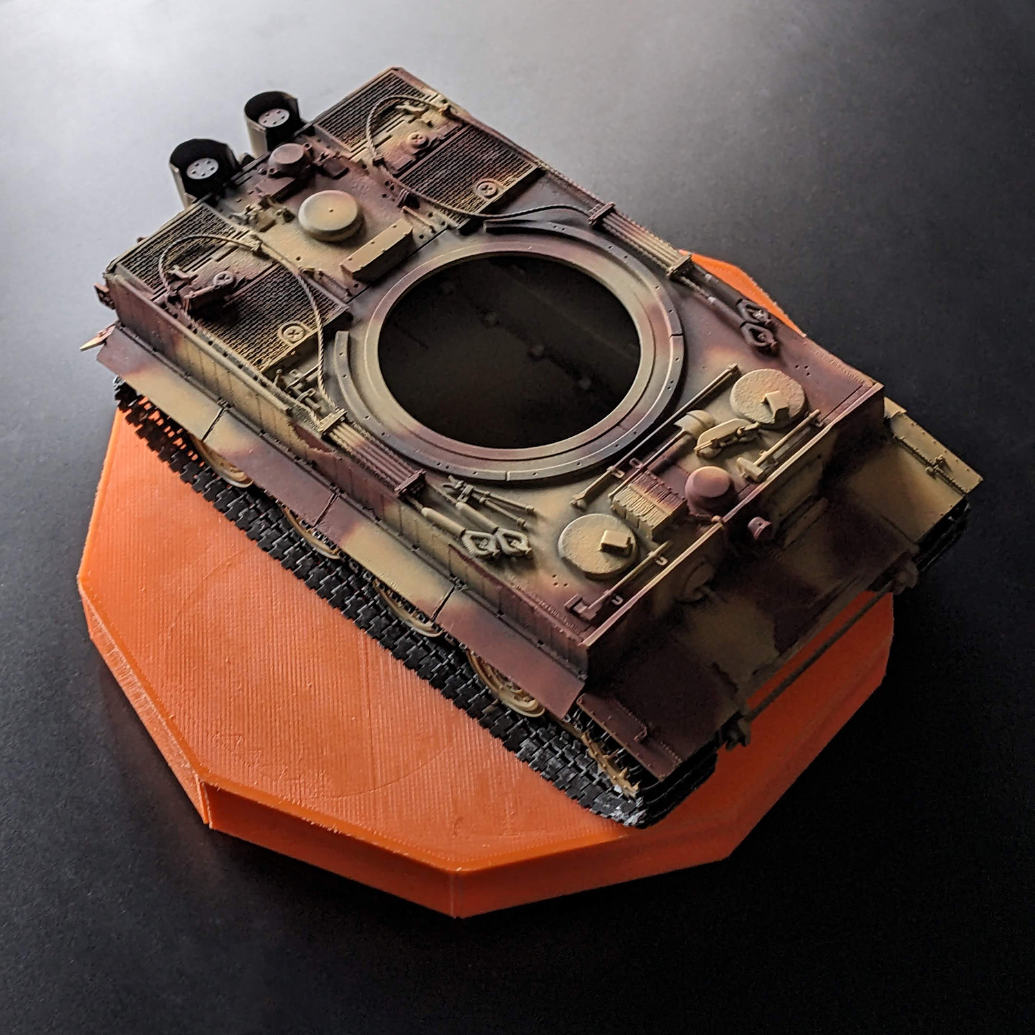 Turntable for miniature and scale model painting