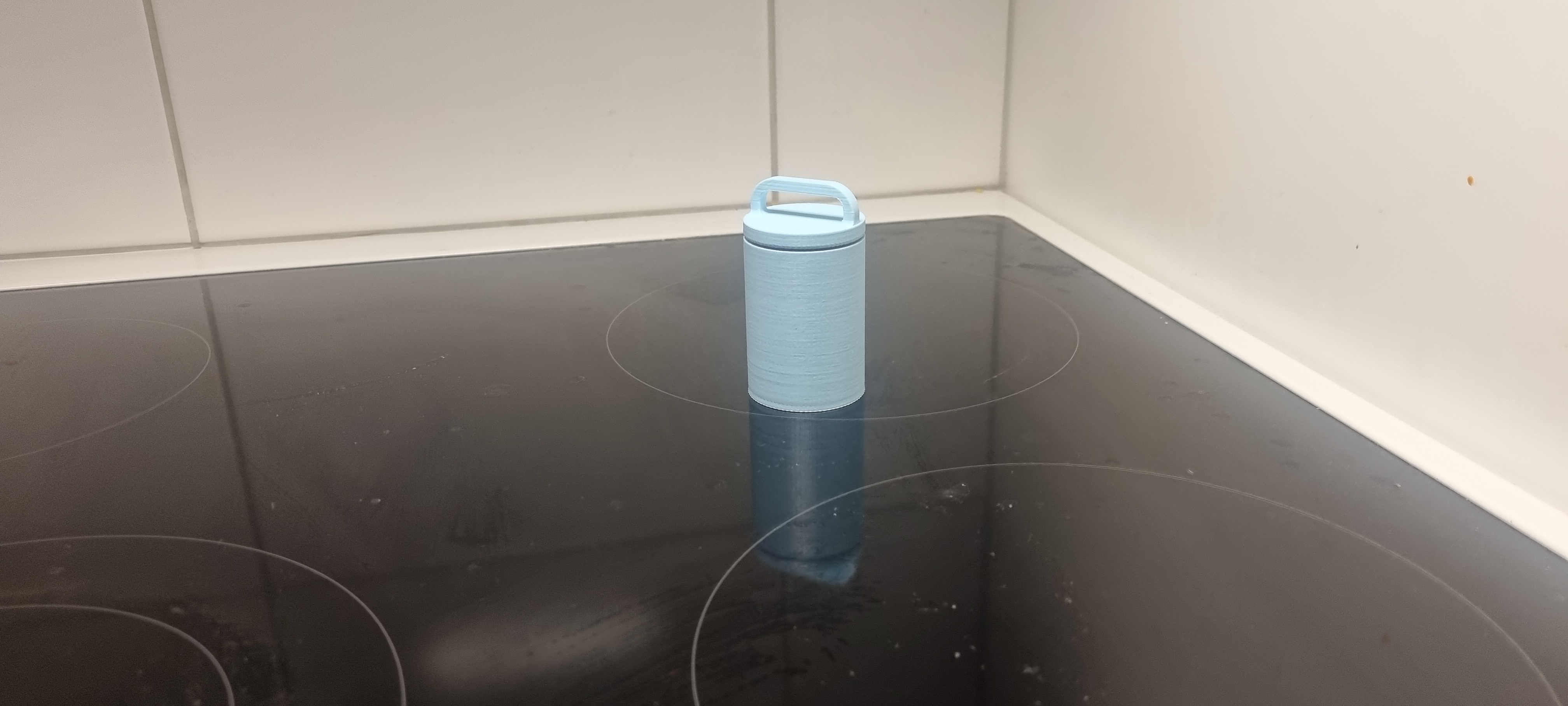 Simple Waterproof Capsule — thumbnail 2