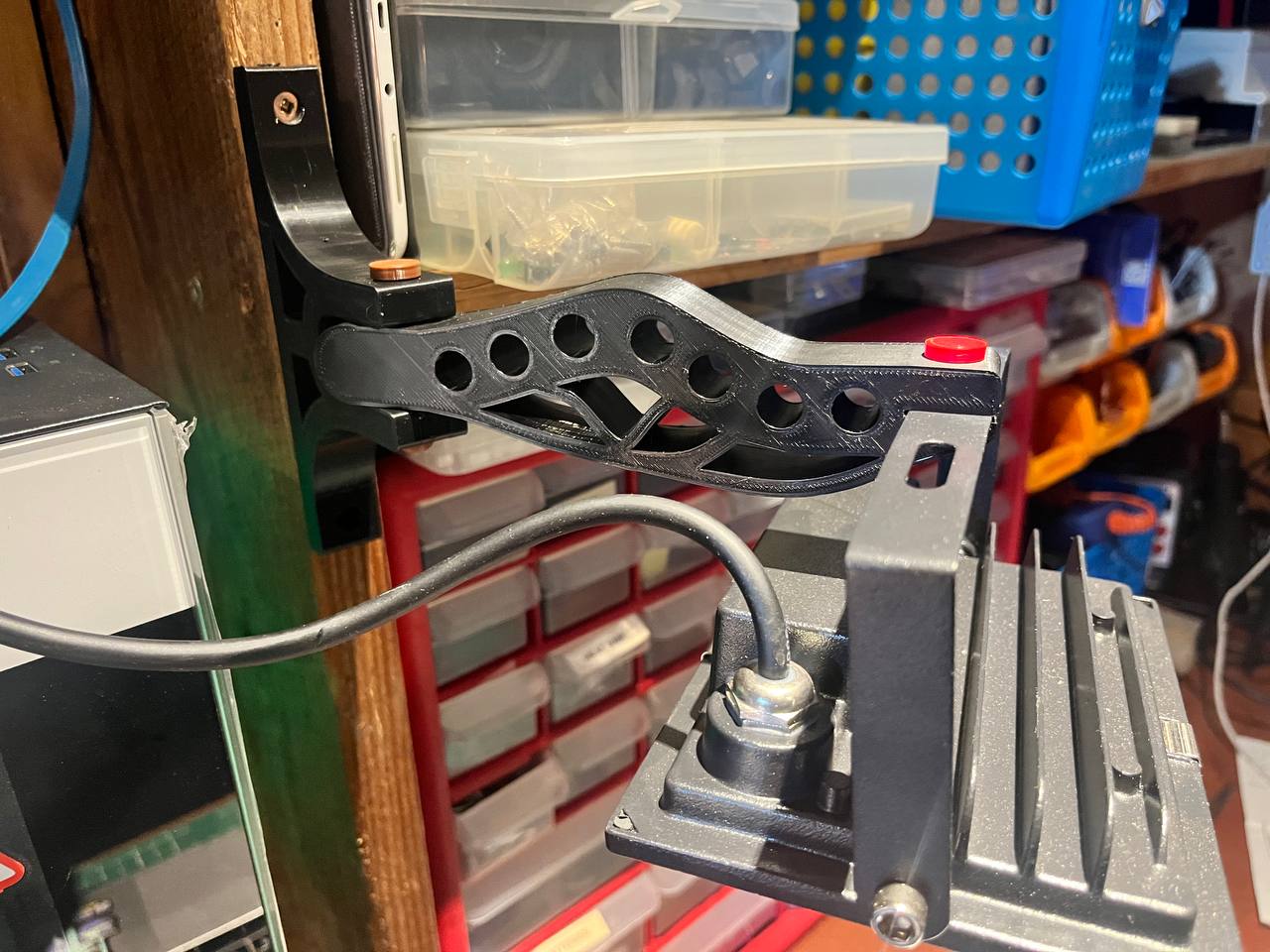 Miniatura 8 do modelo 3D LED Light Bracket for workshop