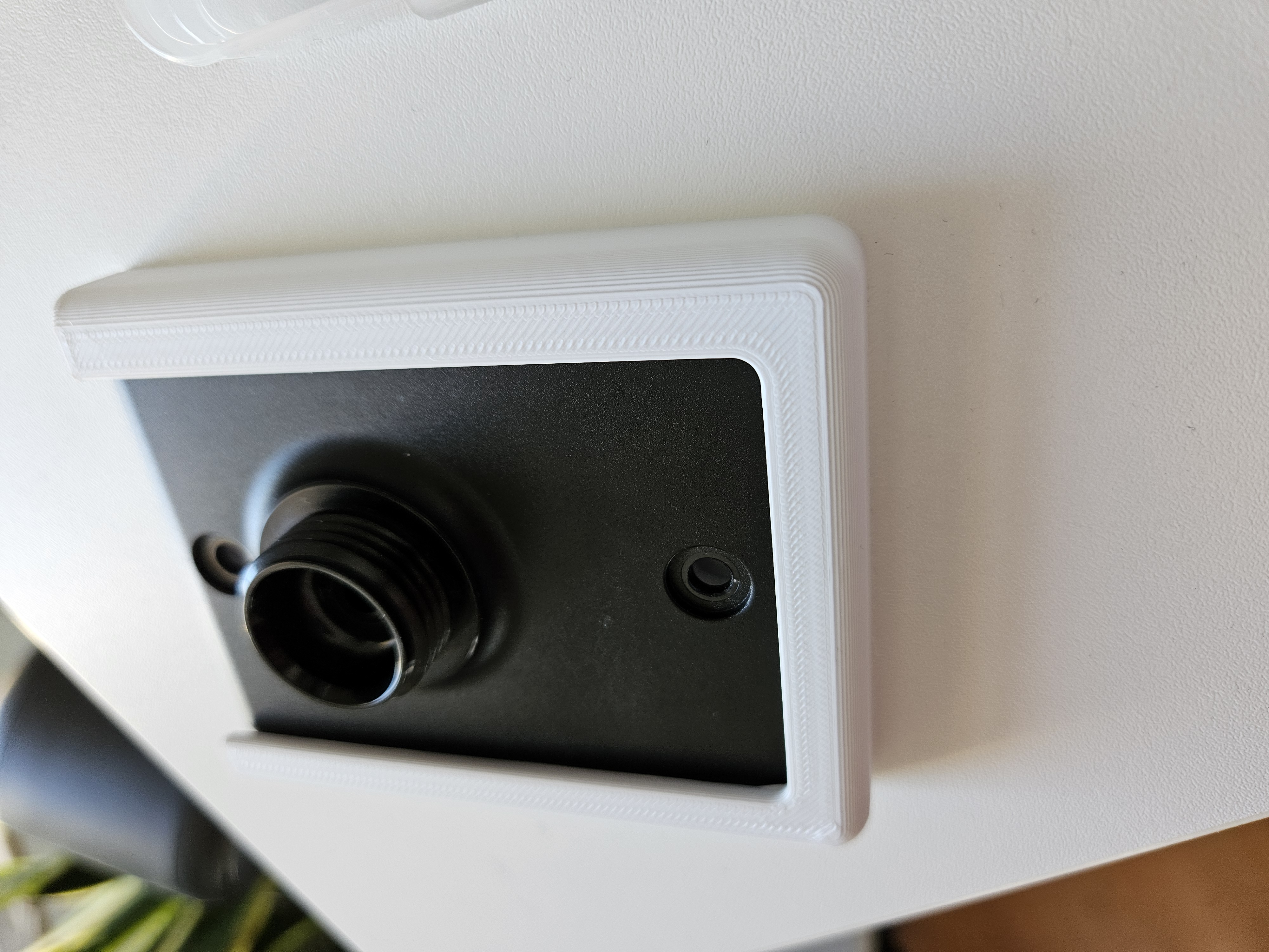 Valve Index Lighthouse full-sized wall mount