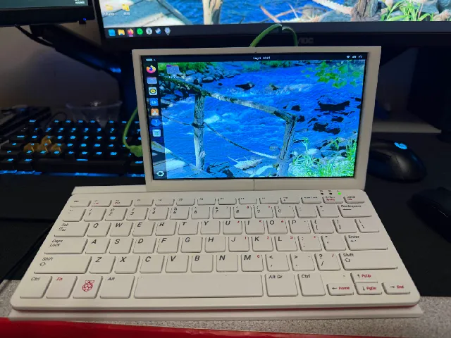 Raspberry Pi 400 cyberdeck