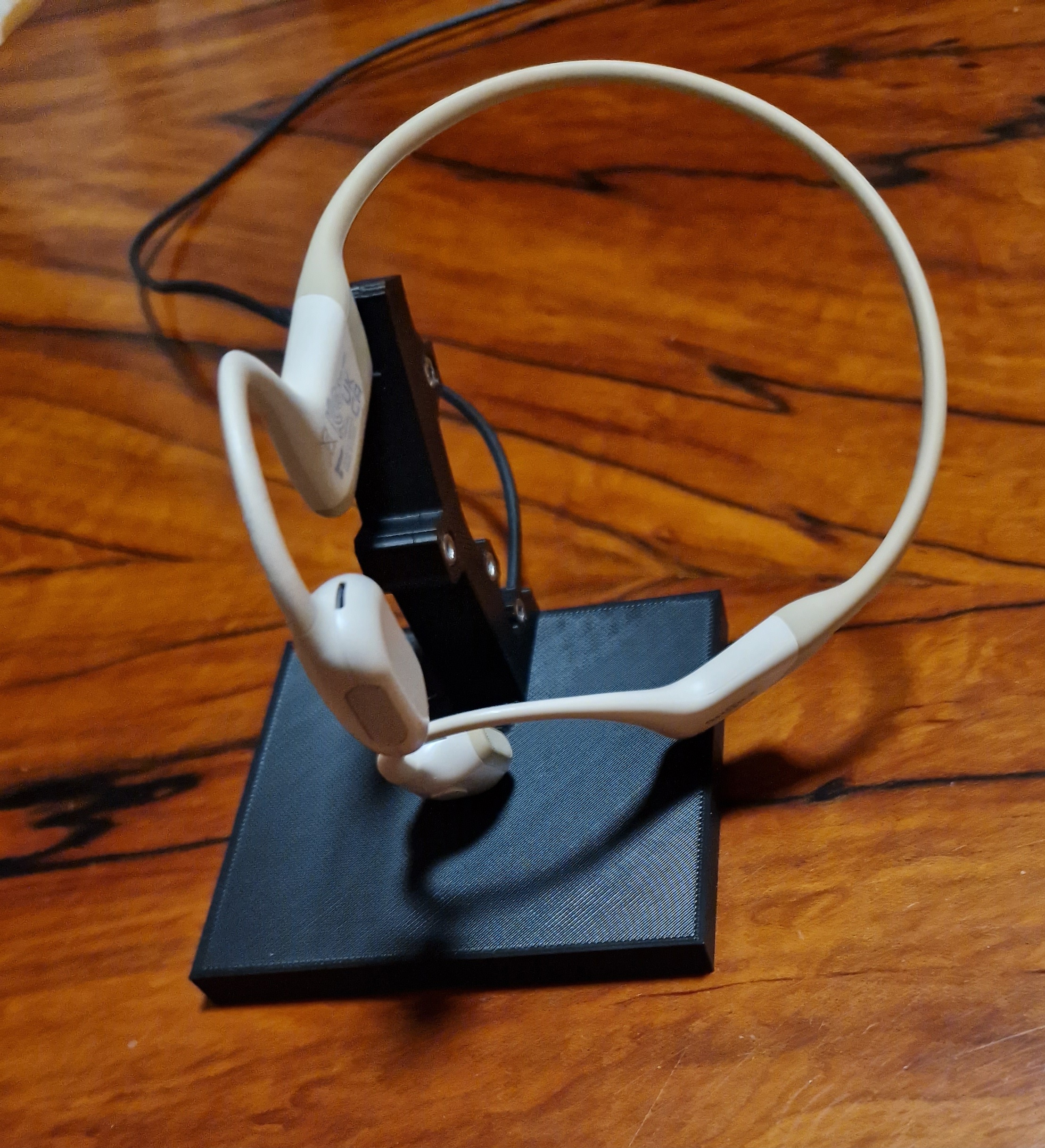 Shokz Charging Station. Shokz Ladestation