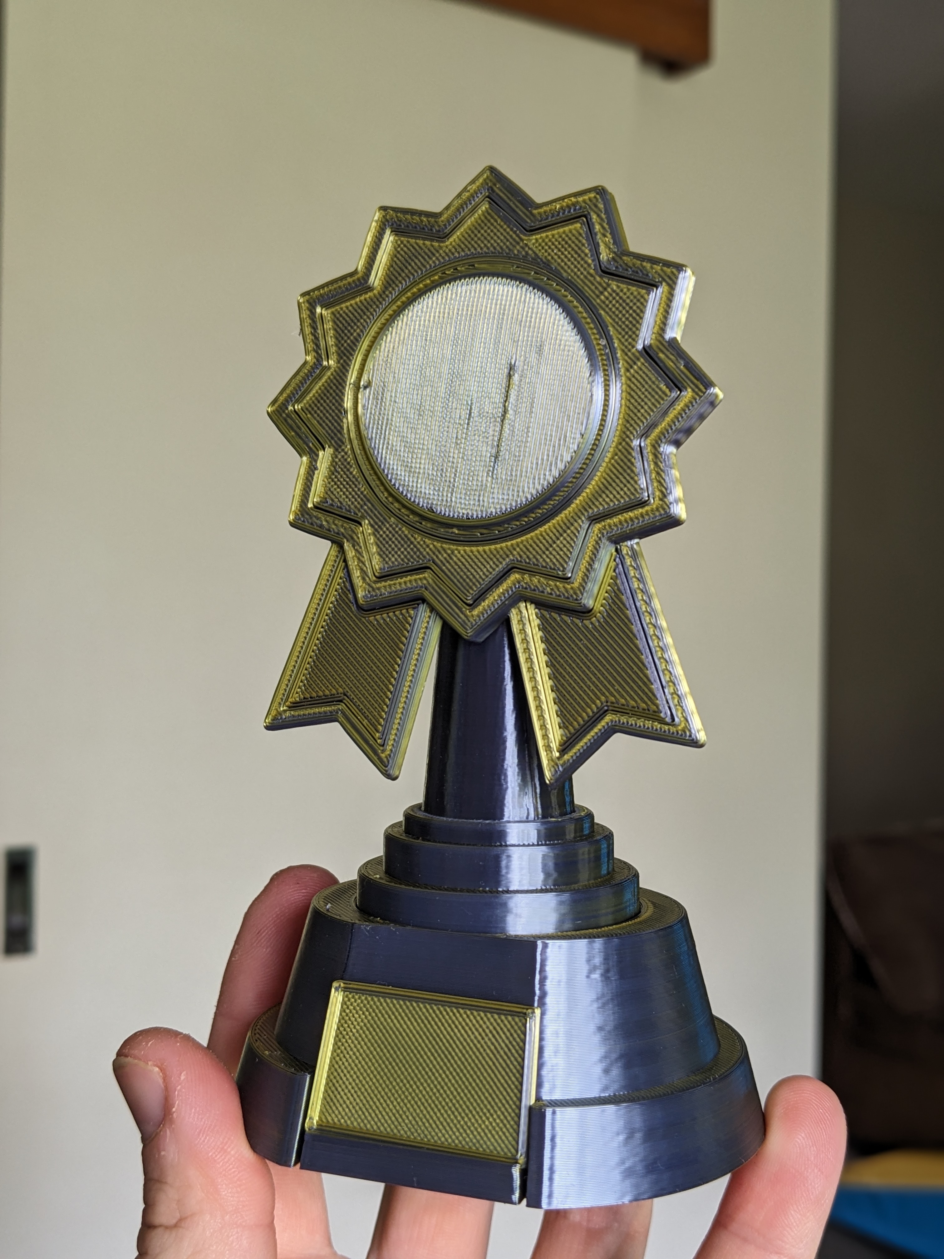 Ribbon trophy
