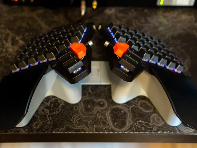 Ergonomic ZSA Moonlander Tilt Stand