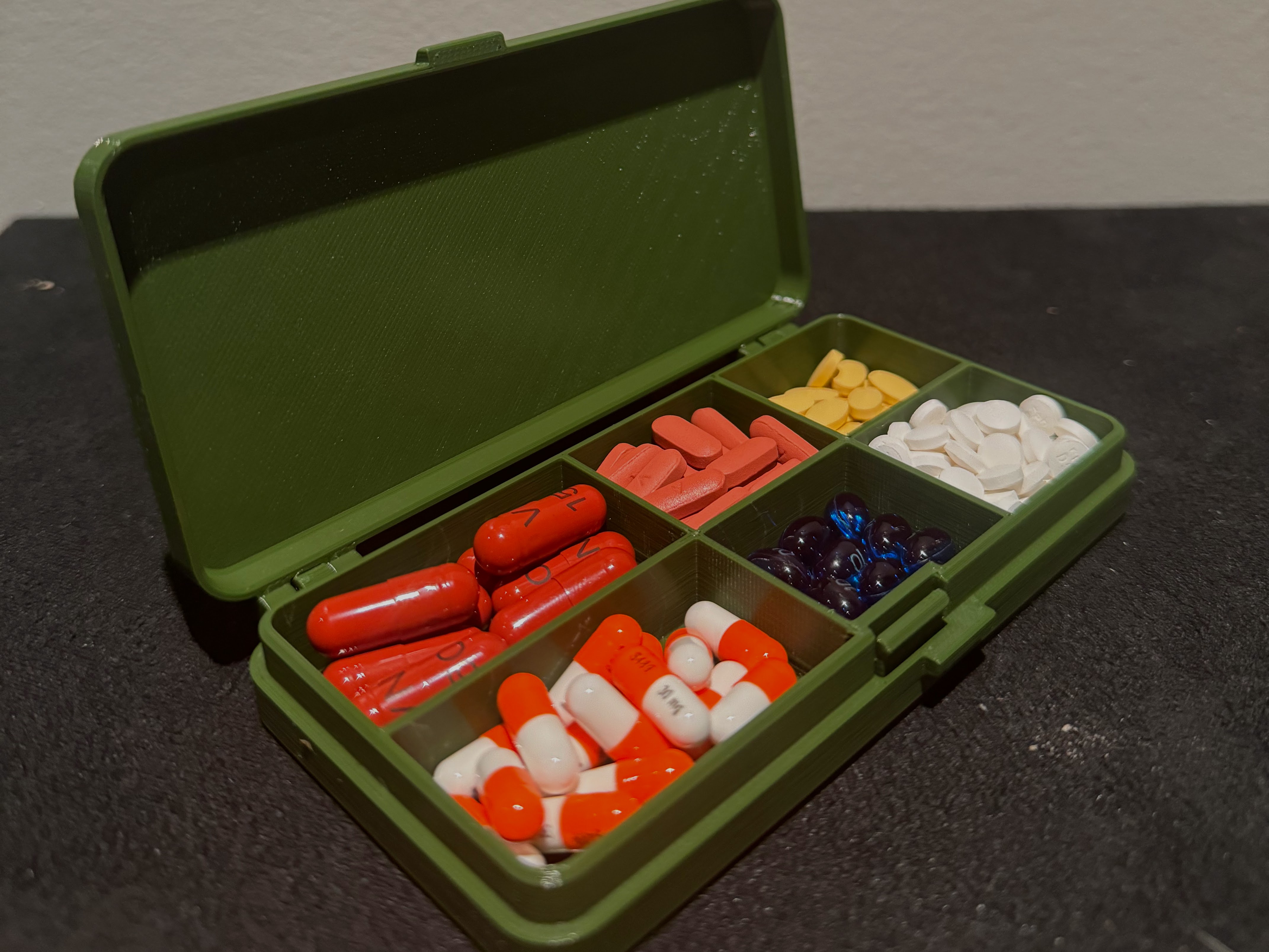 Travel Compartment Pill Box by Greentea | Download free STL model ...