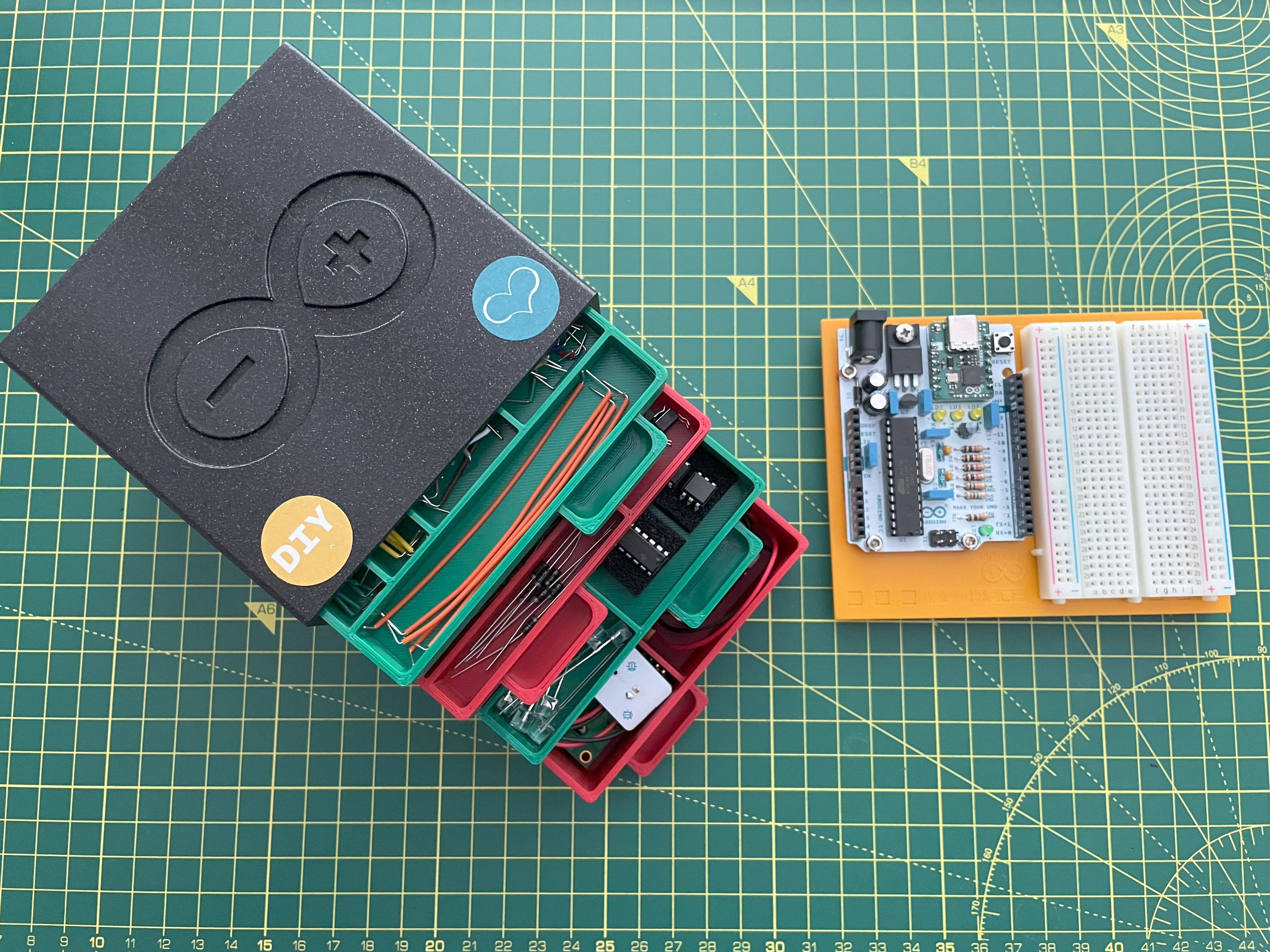 Drawer box for the Arduino Starter Kit (remix)