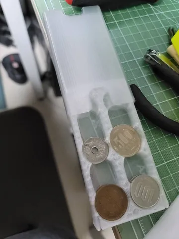 Portable Japanese Yen Coin Case