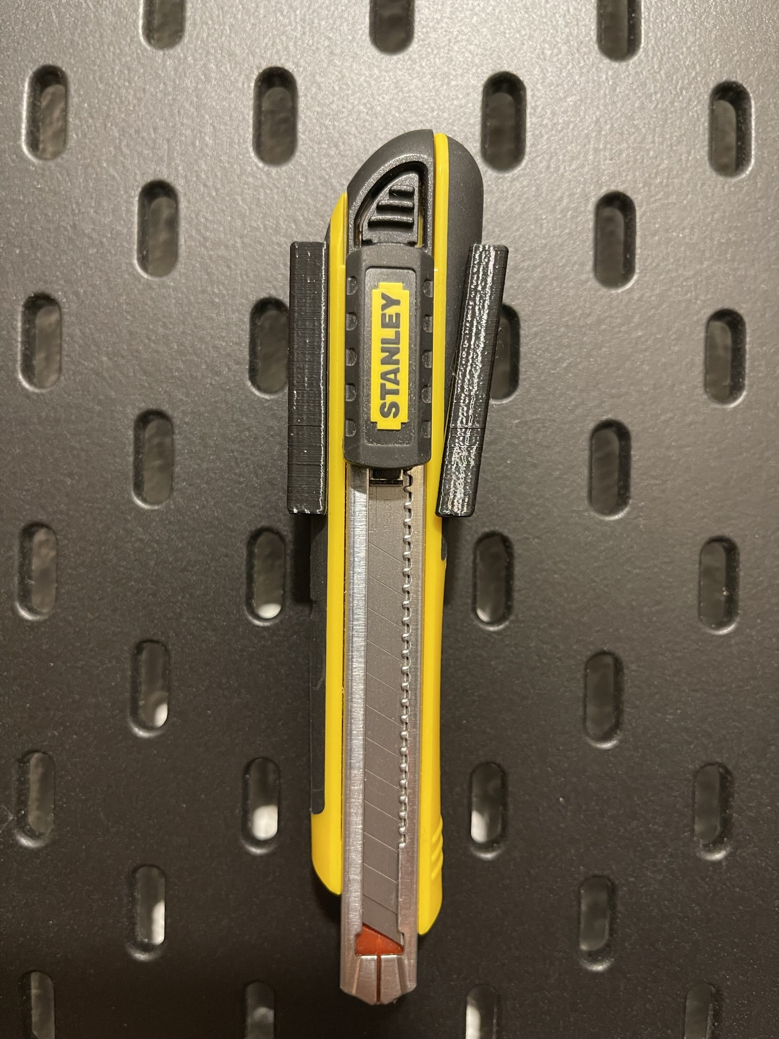 Skadis T-Nut mount for Stanley Fatmax snap-off knife in 9mm