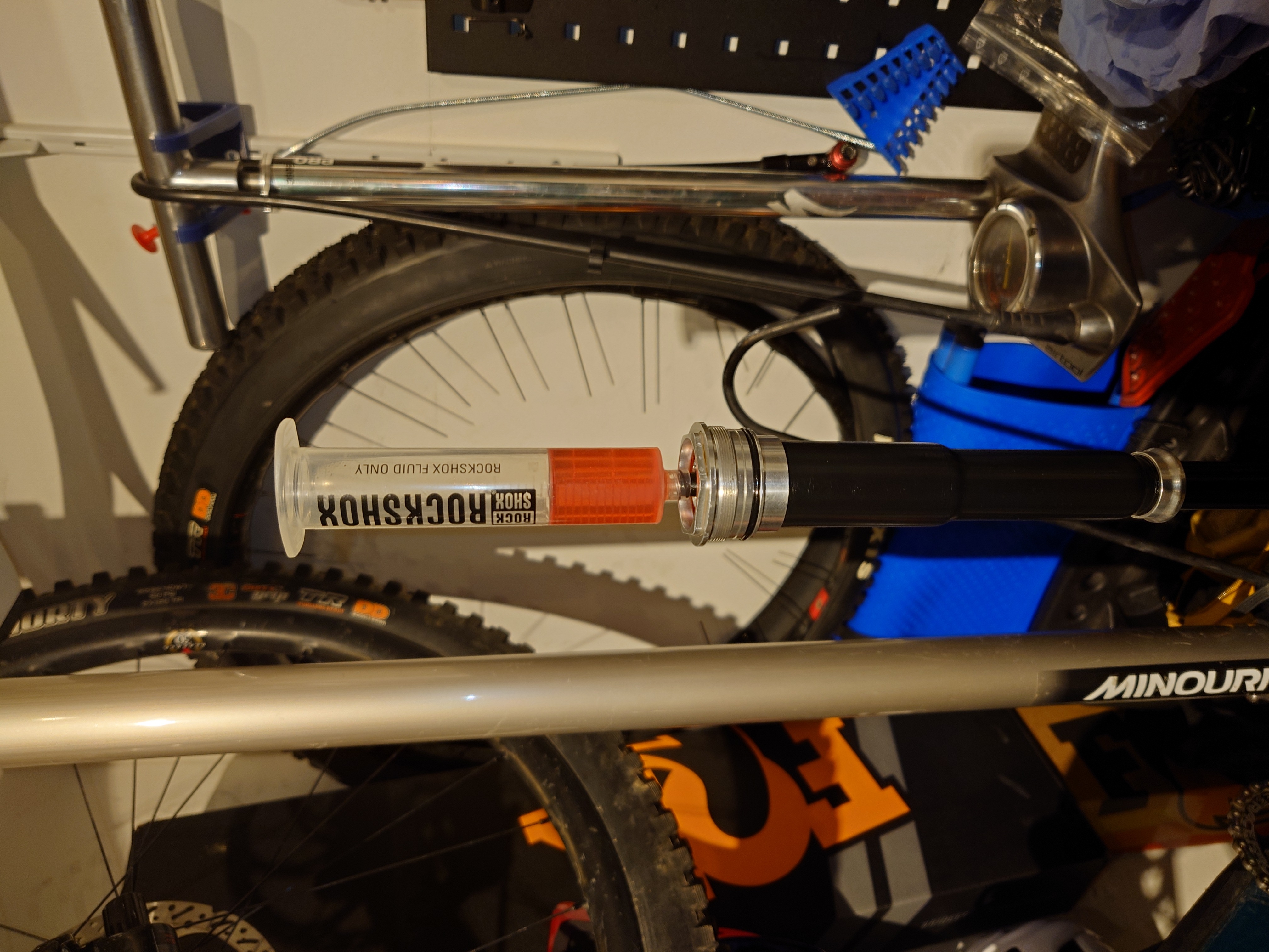Rockshox Seringe to Fox FIT bleed Adapter