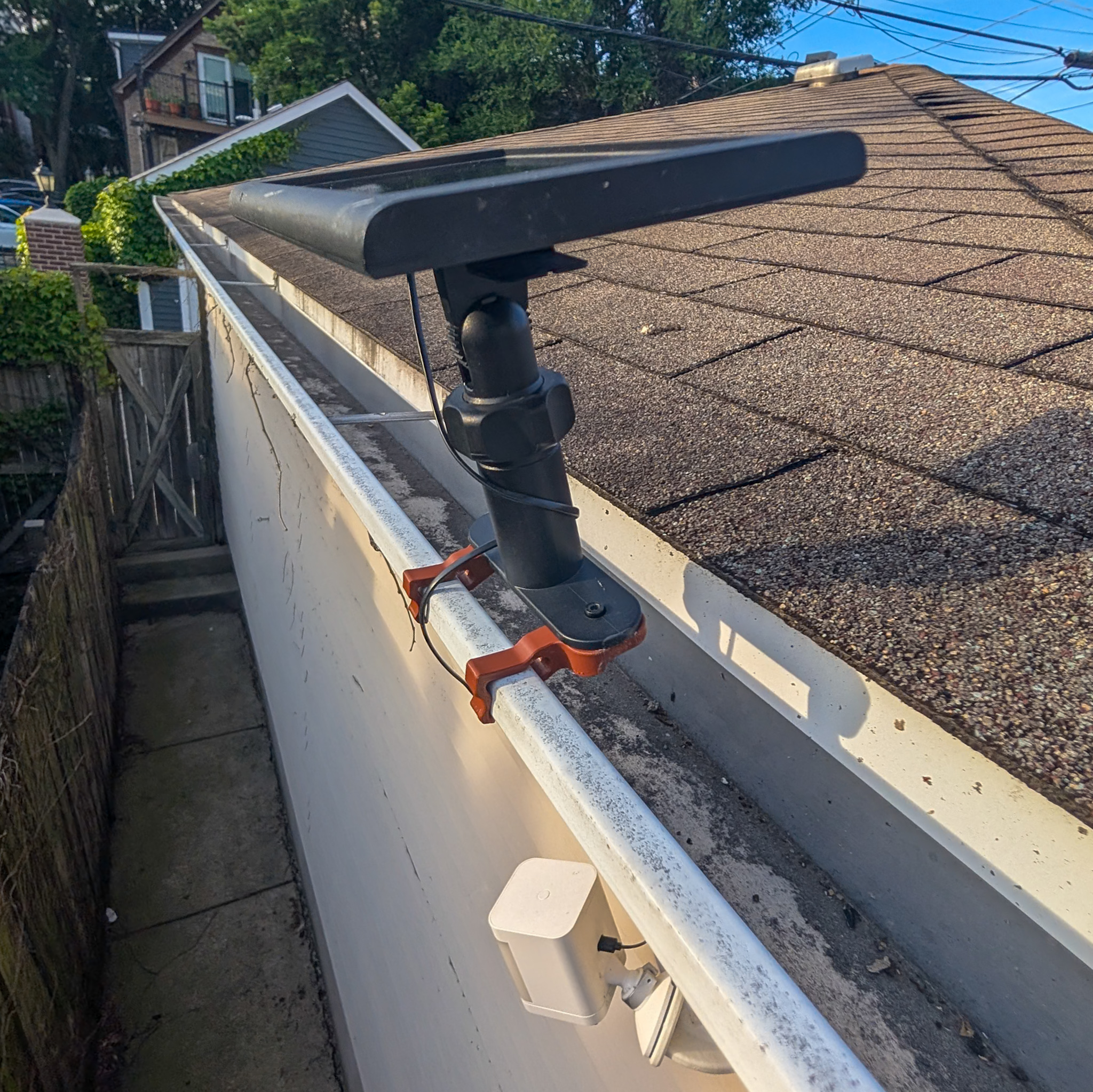 Miniatura 4 do modelo 3D Ring Solar Panel Gutter Mount