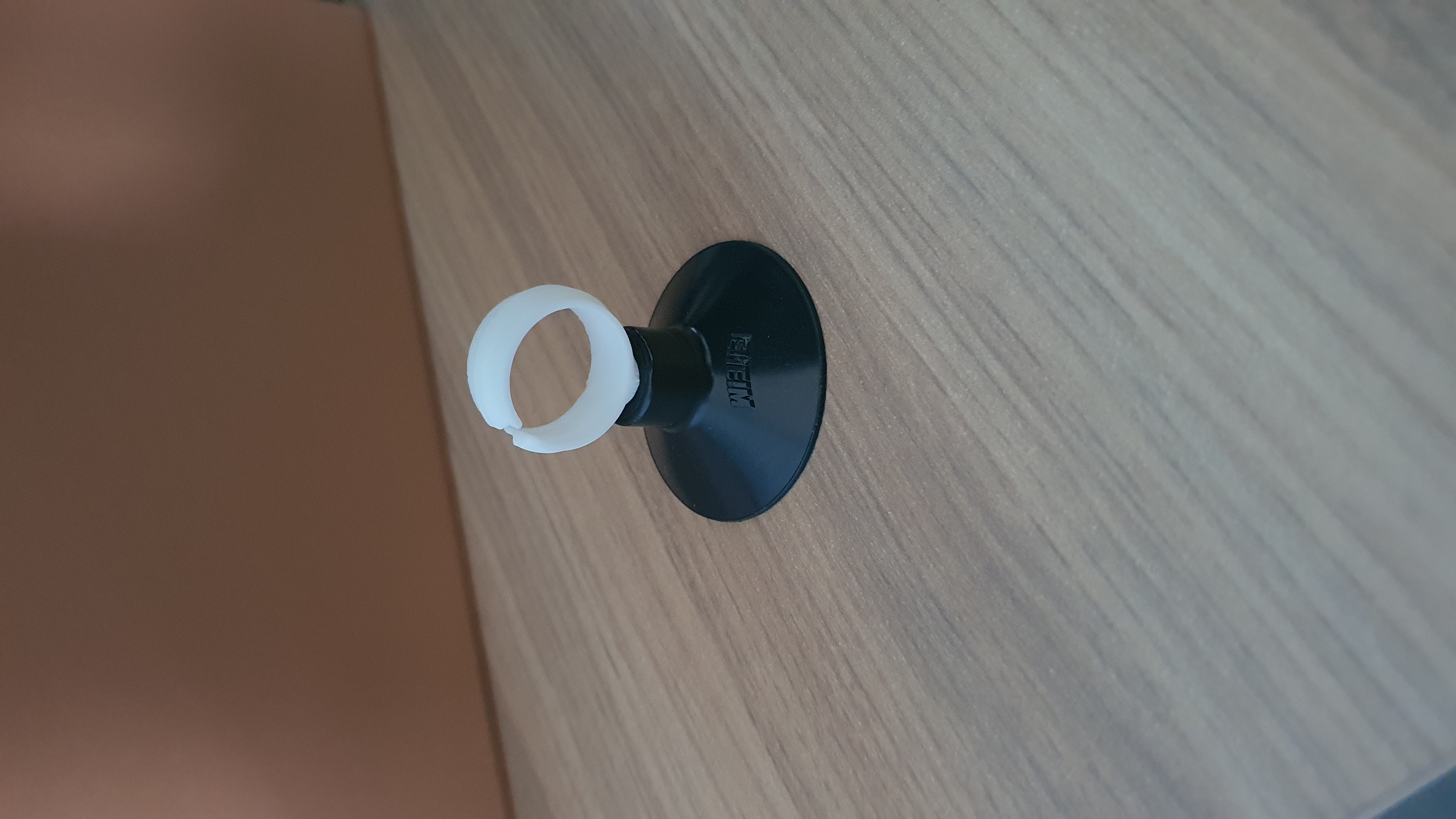 Suction cup clamp