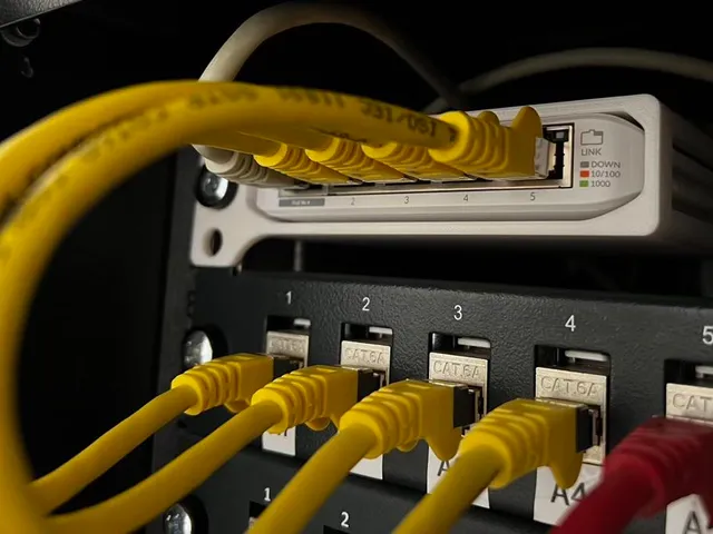 Rack your Unifi USW switch flex mini