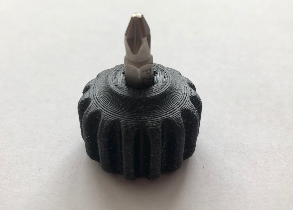 Minimalistic bit holder
