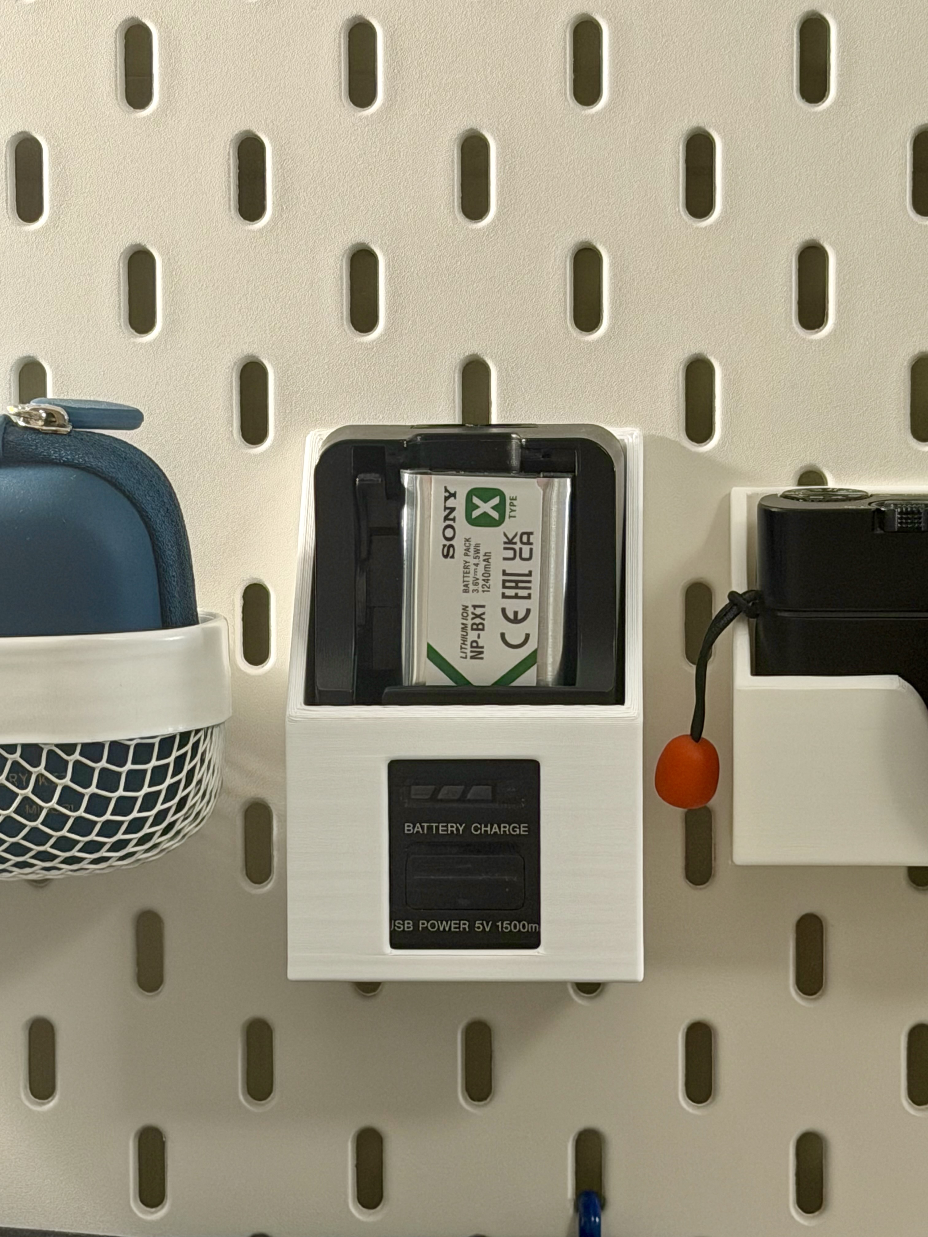 Sony Battery Charger BC-TRX Skadis mount