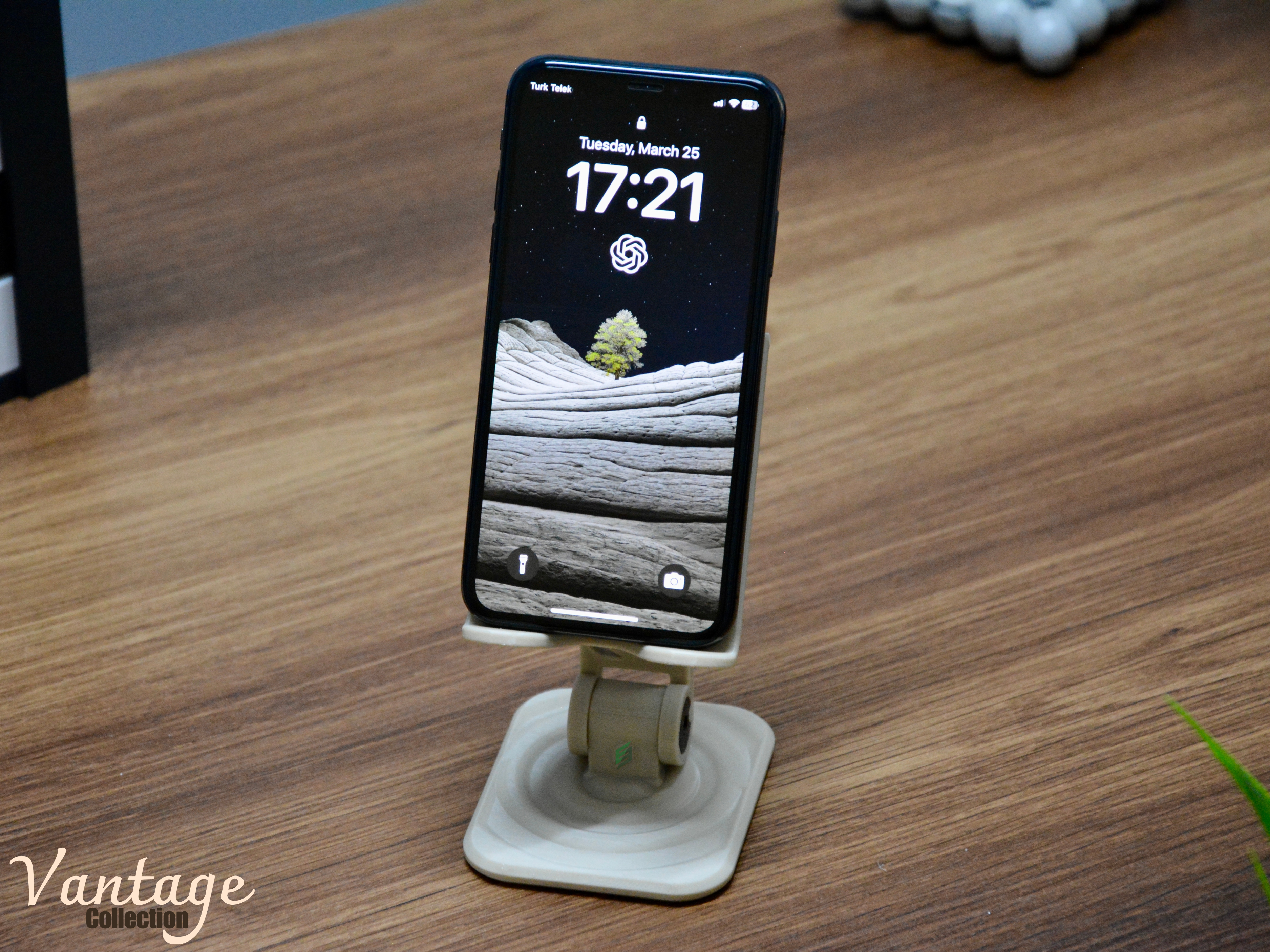 Phone Stand | Vantage Collection